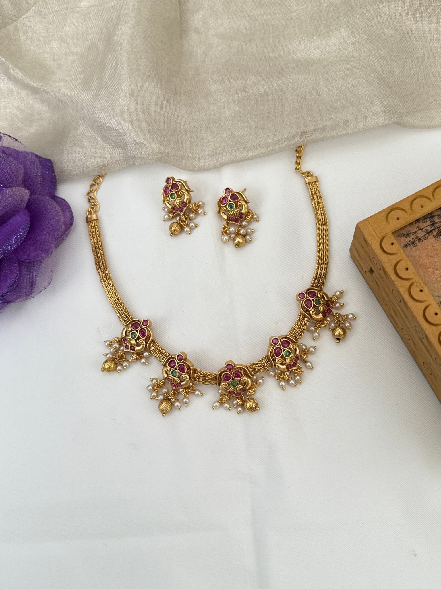 Royal Antique Short Choker Necklace Set 1030 - Mahilas
