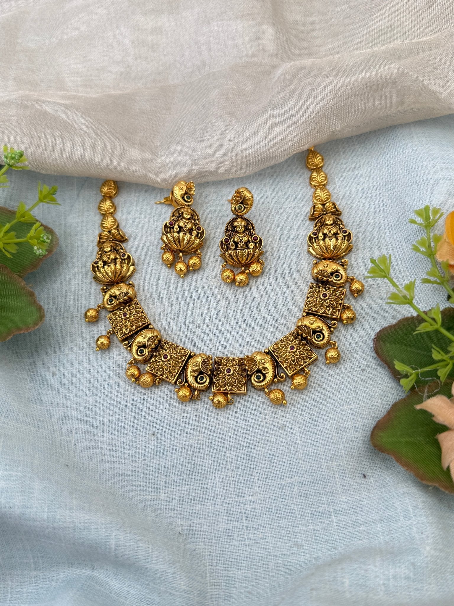 Royal Antique Short Elephant Necklace Set 1171 - Mahilas