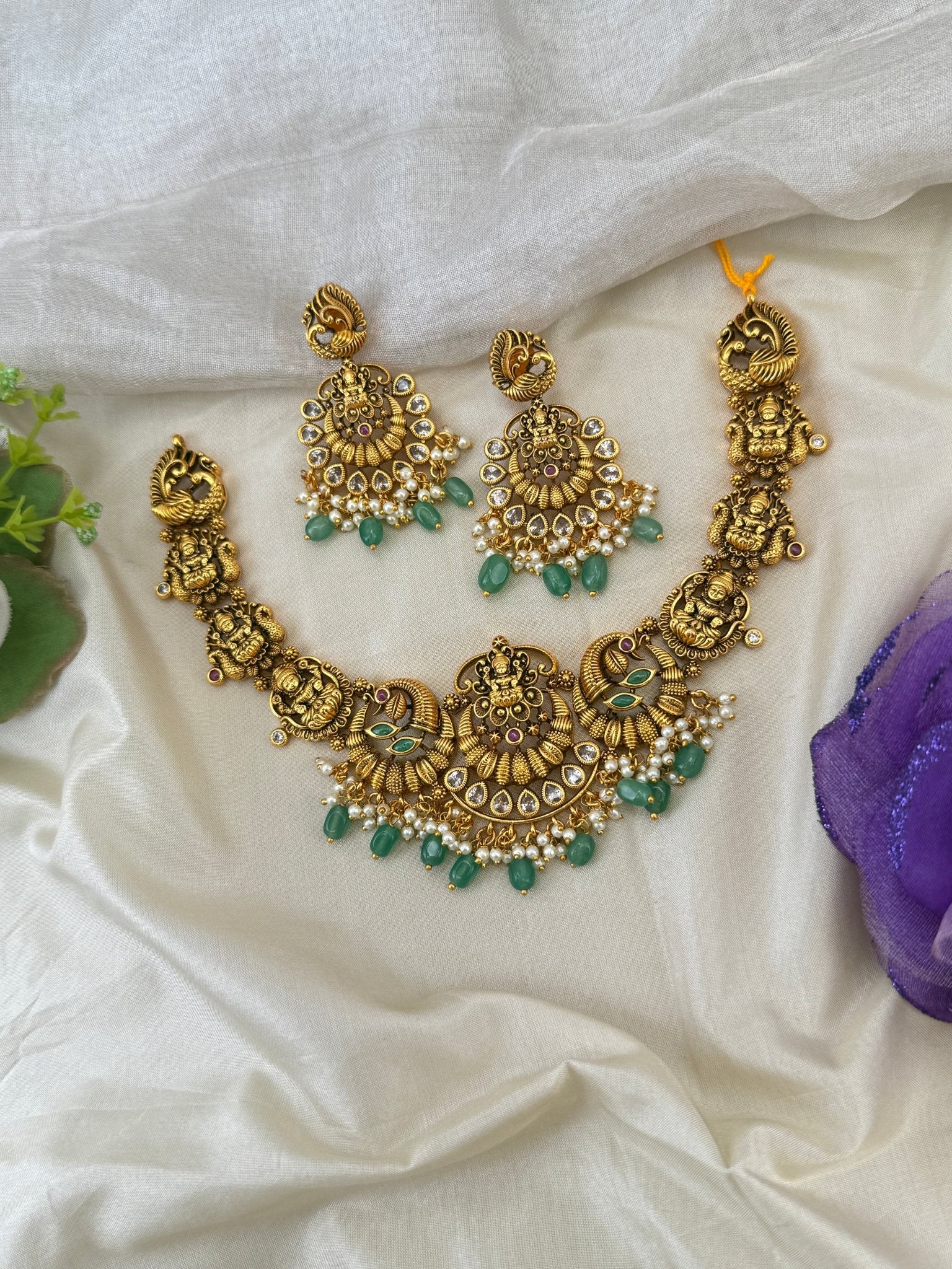 Royal Antique Short Grand Lakshmi Necklace Set 1179 - Mahilas