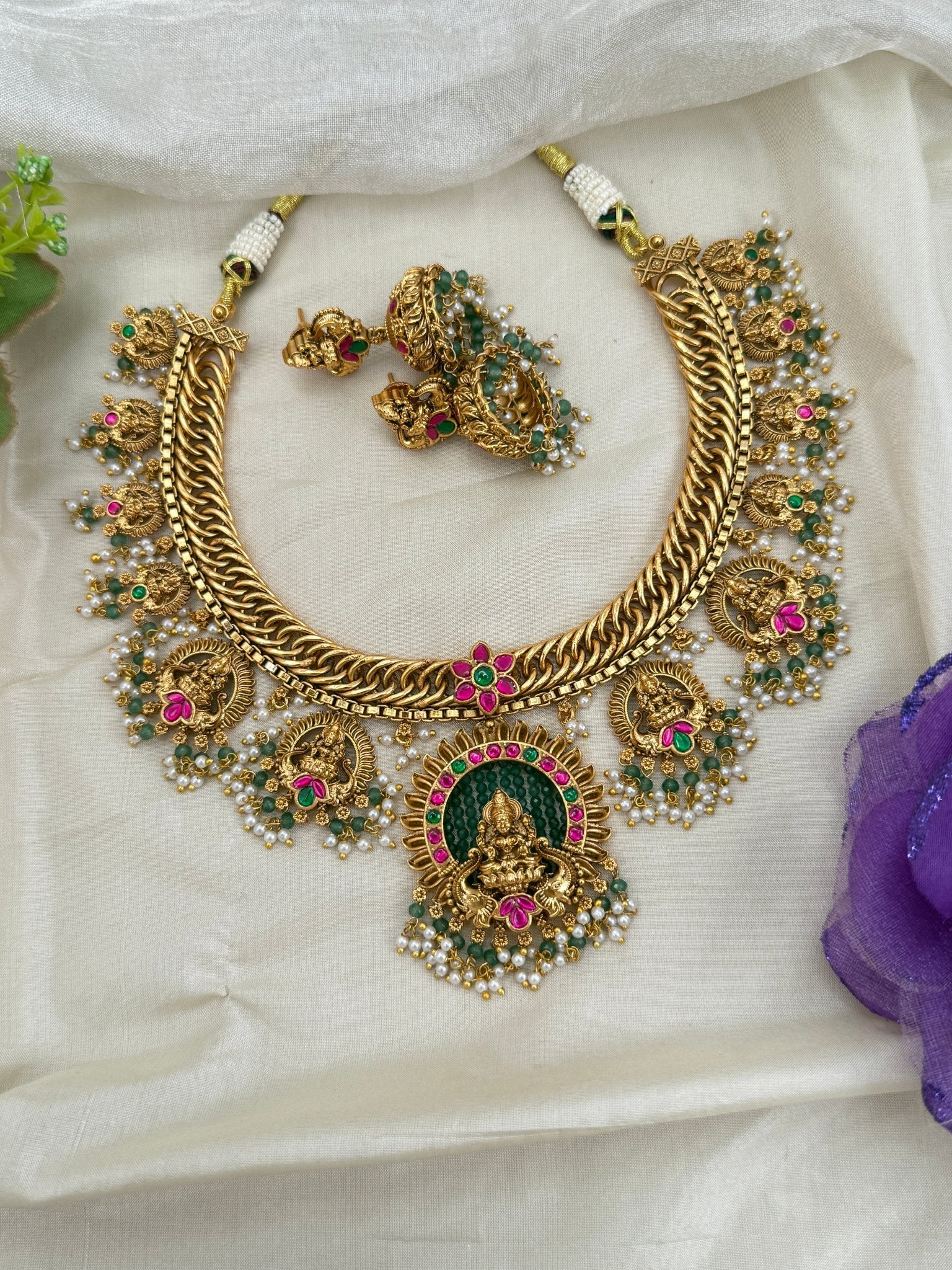 Royal Antique Short Guttapusalu Lakshmi Necklace Set 0653 - Mahilas