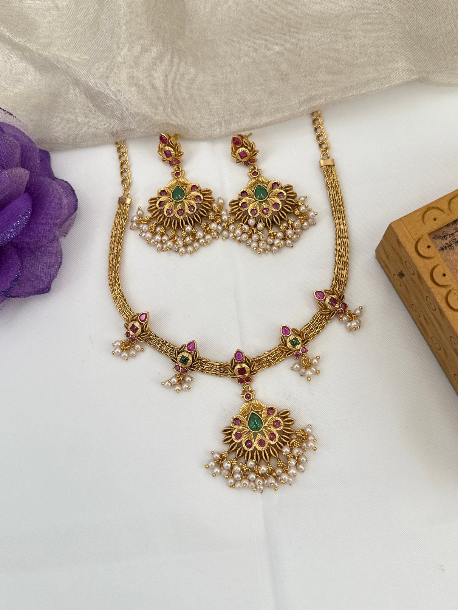 Royal Antique Short Necklace Set 1027 - Mahilas
