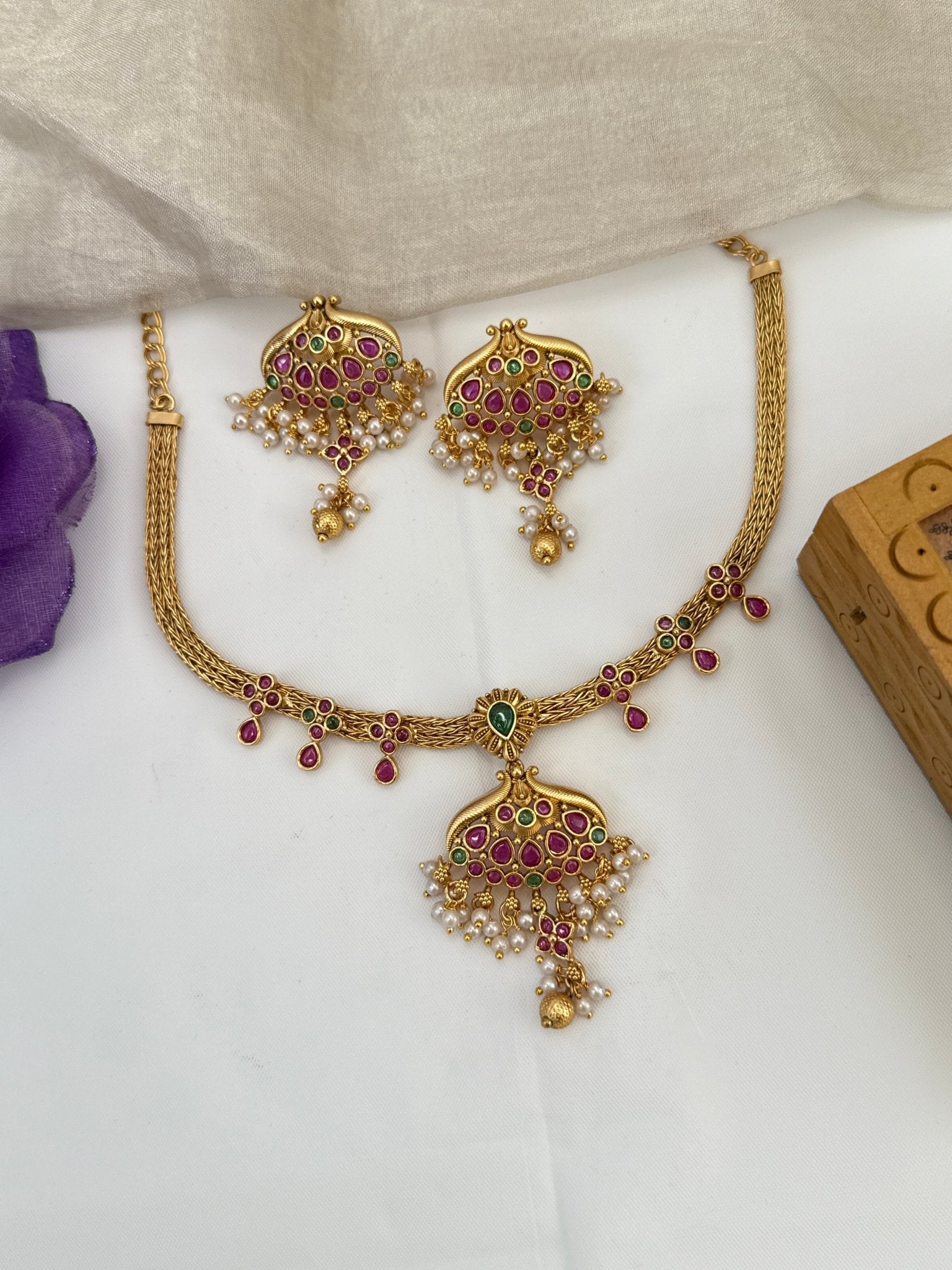 Royal Antique Short Necklace Set 1028 - Mahilas