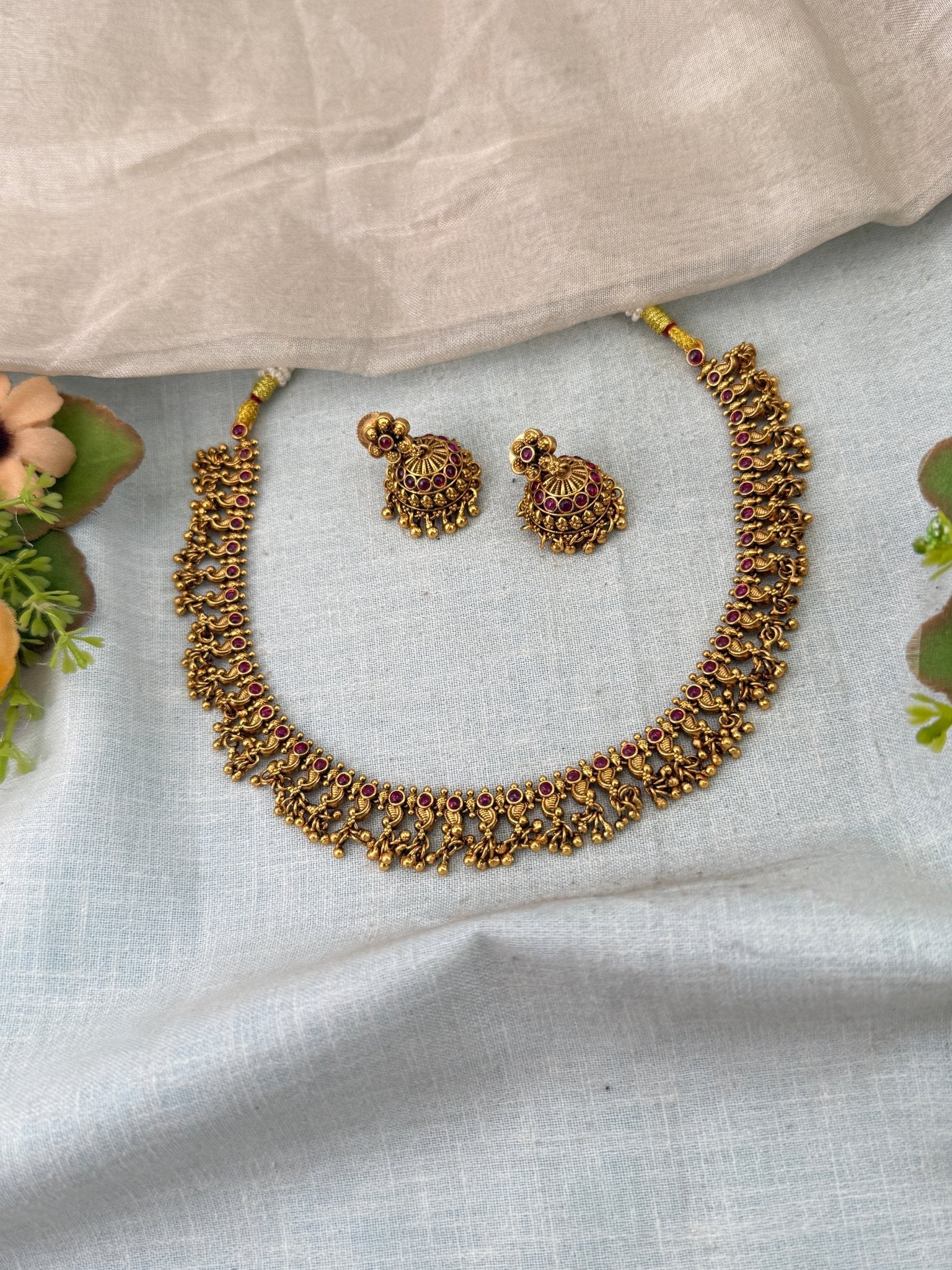Royal Antique Short Necklace Set 1110 - Mahilas