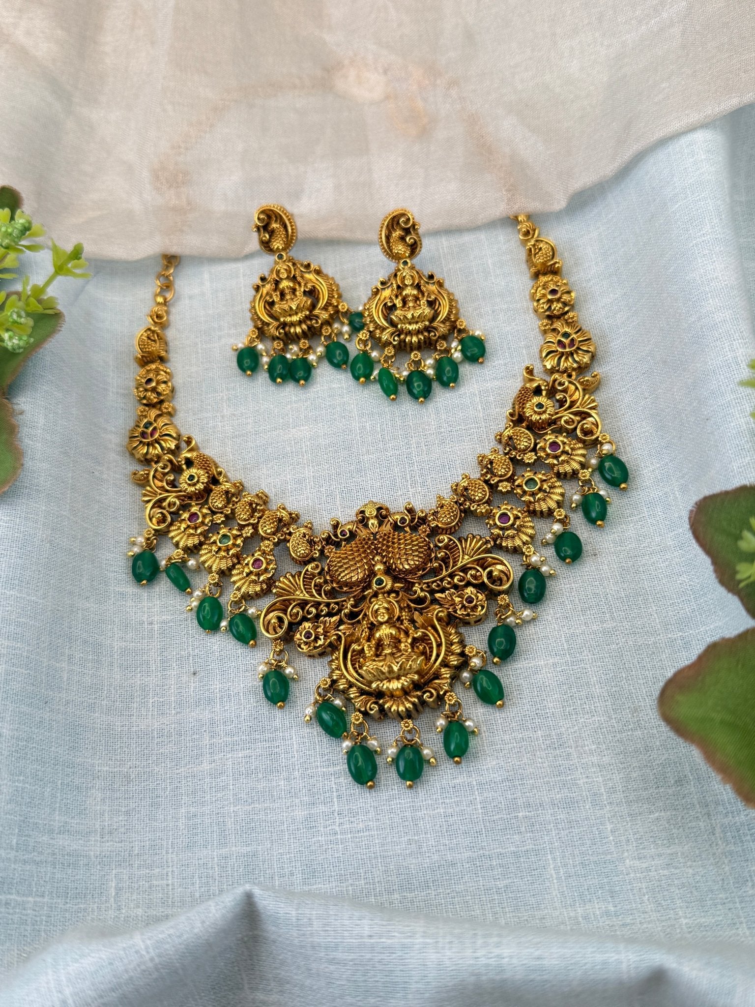 Royal Antique Short Necklace Set 1131 - Mahilas