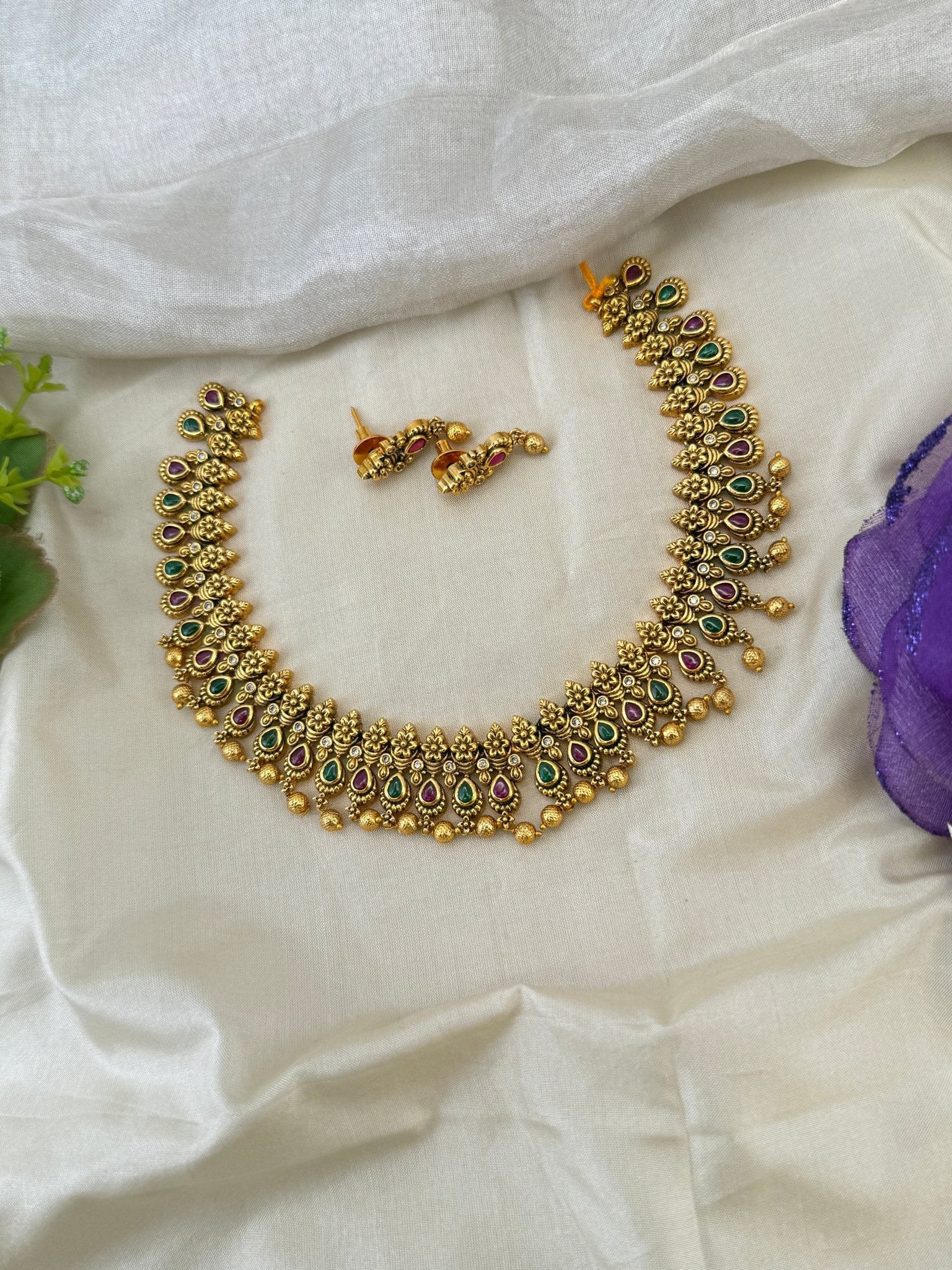 Royal Antique Short Necklace Set 1182 - Mahilas