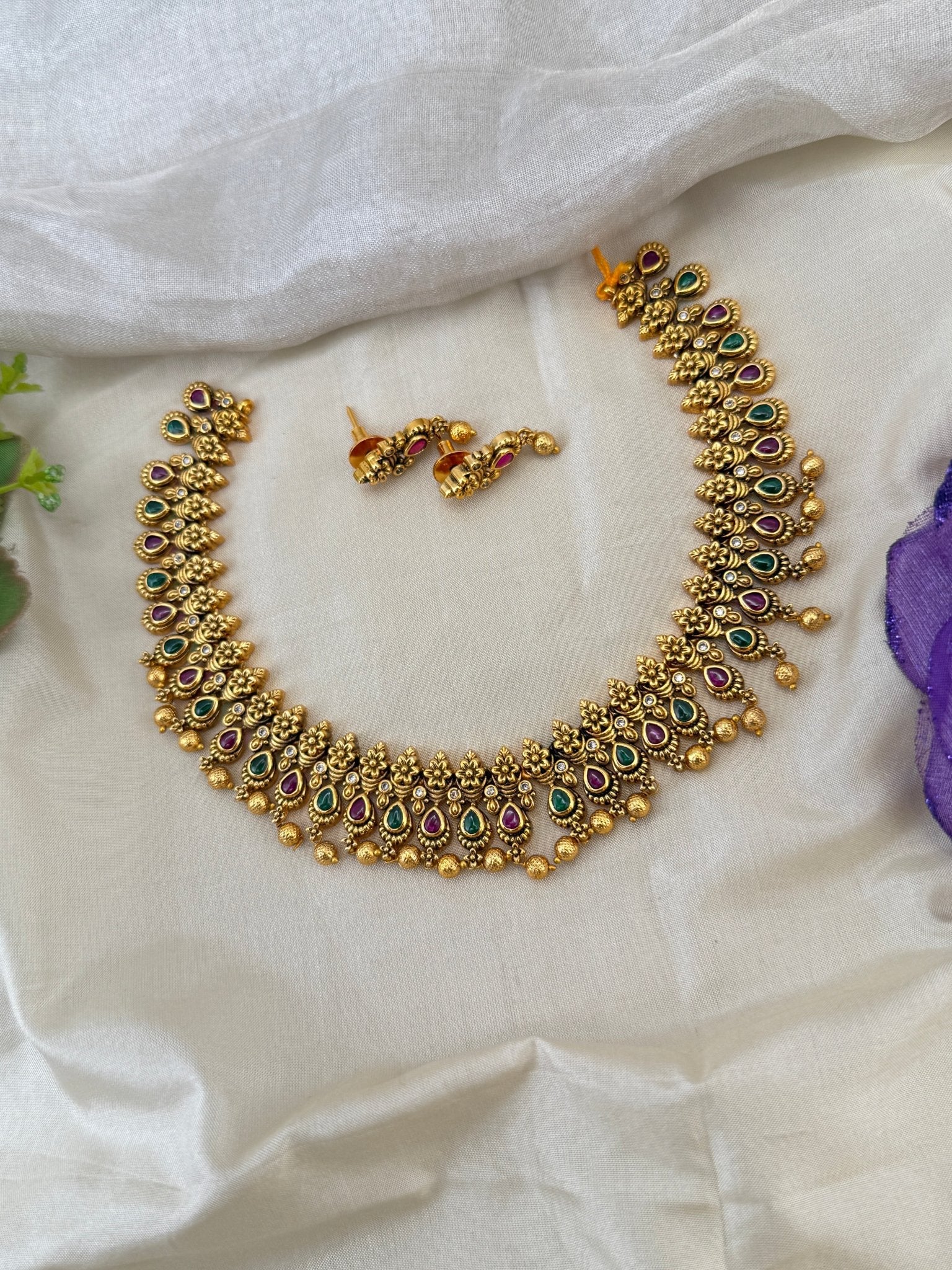 Royal Antique Short Necklace Set 1182 - Mahilas