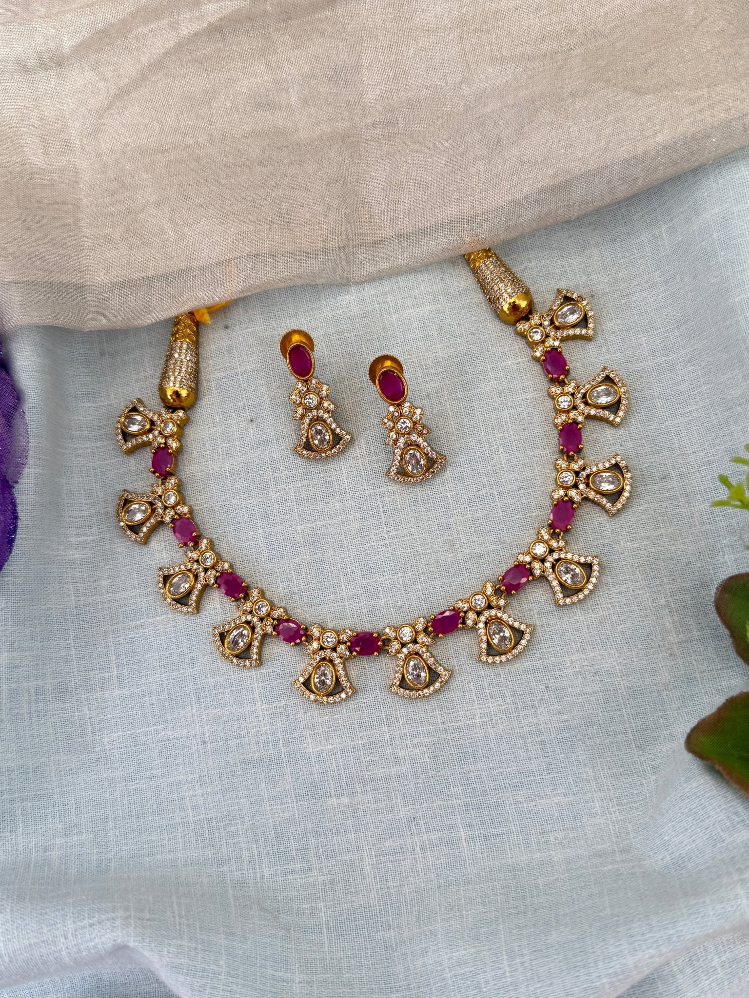 Royal Antique Short Necklace Set 1198 - Mahilas