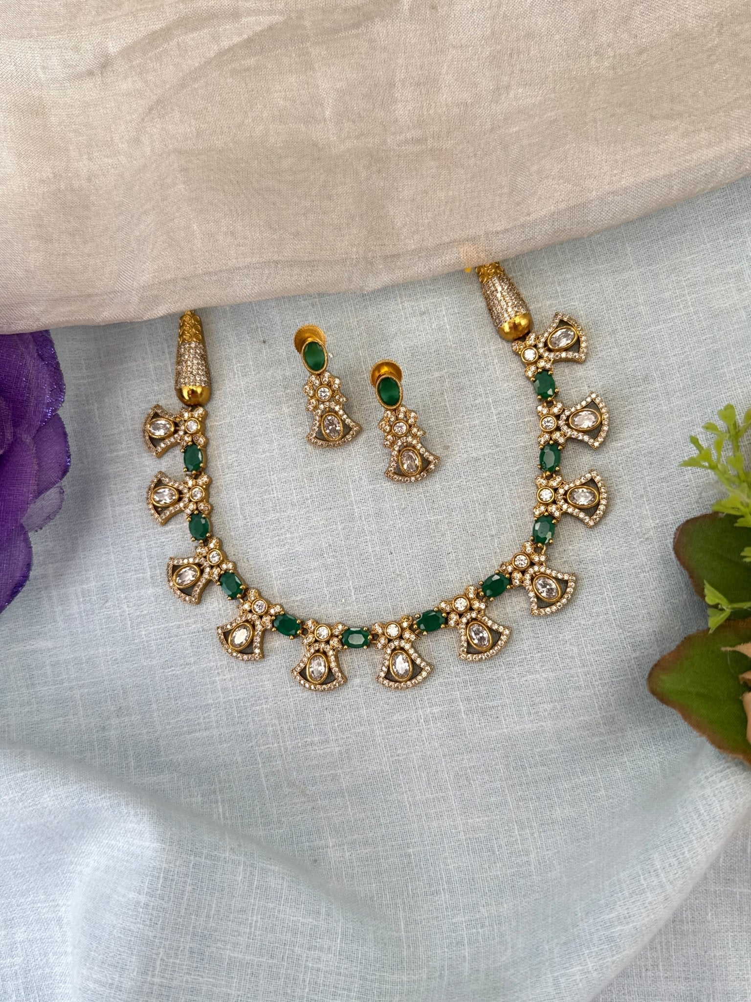 Royal Antique Short Necklace Set 1226 - Mahilas