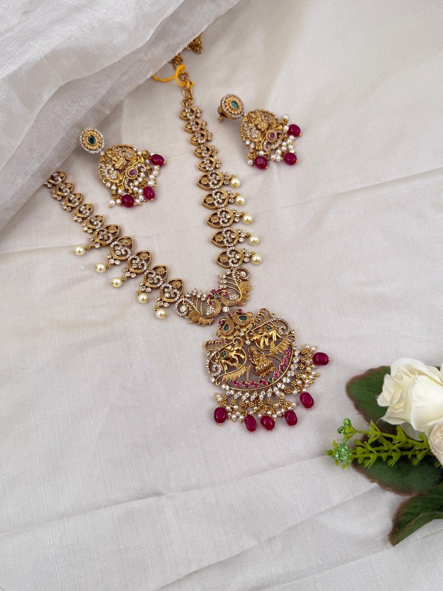 Royal Antique Short Necklace Set 650 - Mahilas
