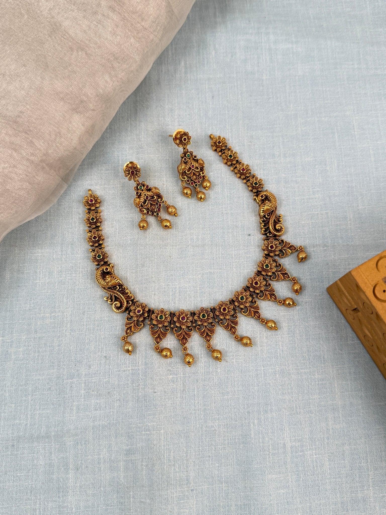 Royal Antique Short Necklace Set 670 - Mahilas