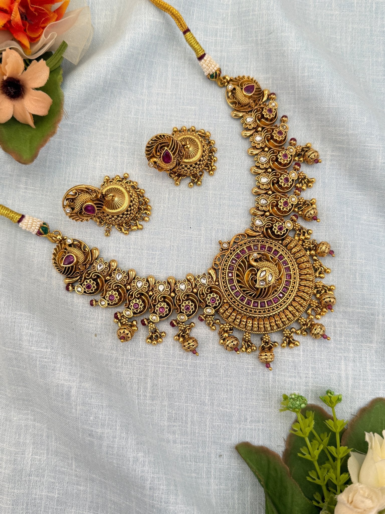 Royal Antique Short Necklace Set 716 - Mahilas