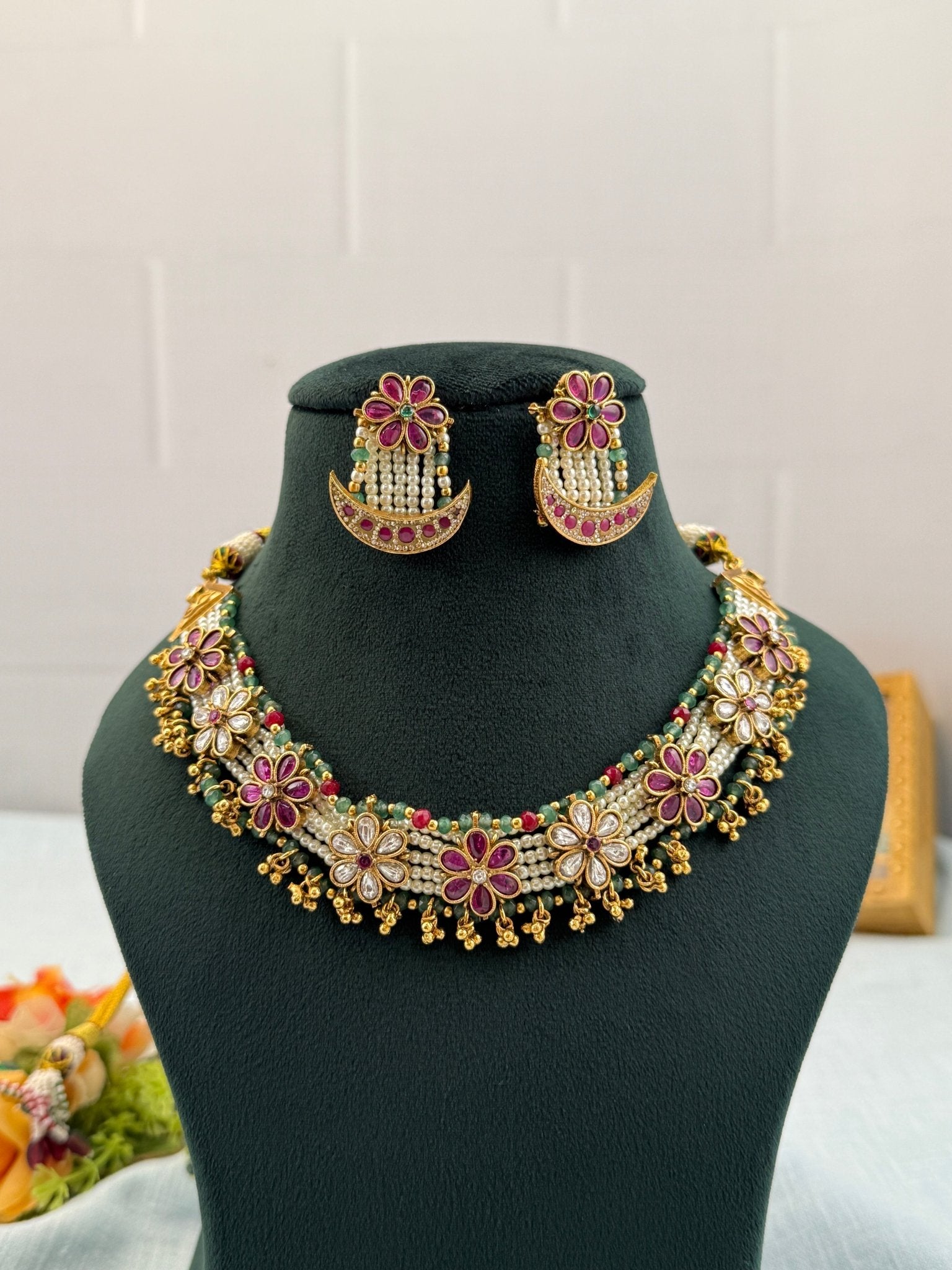 Royal Antique Short Necklace Set 718 - Mahilas