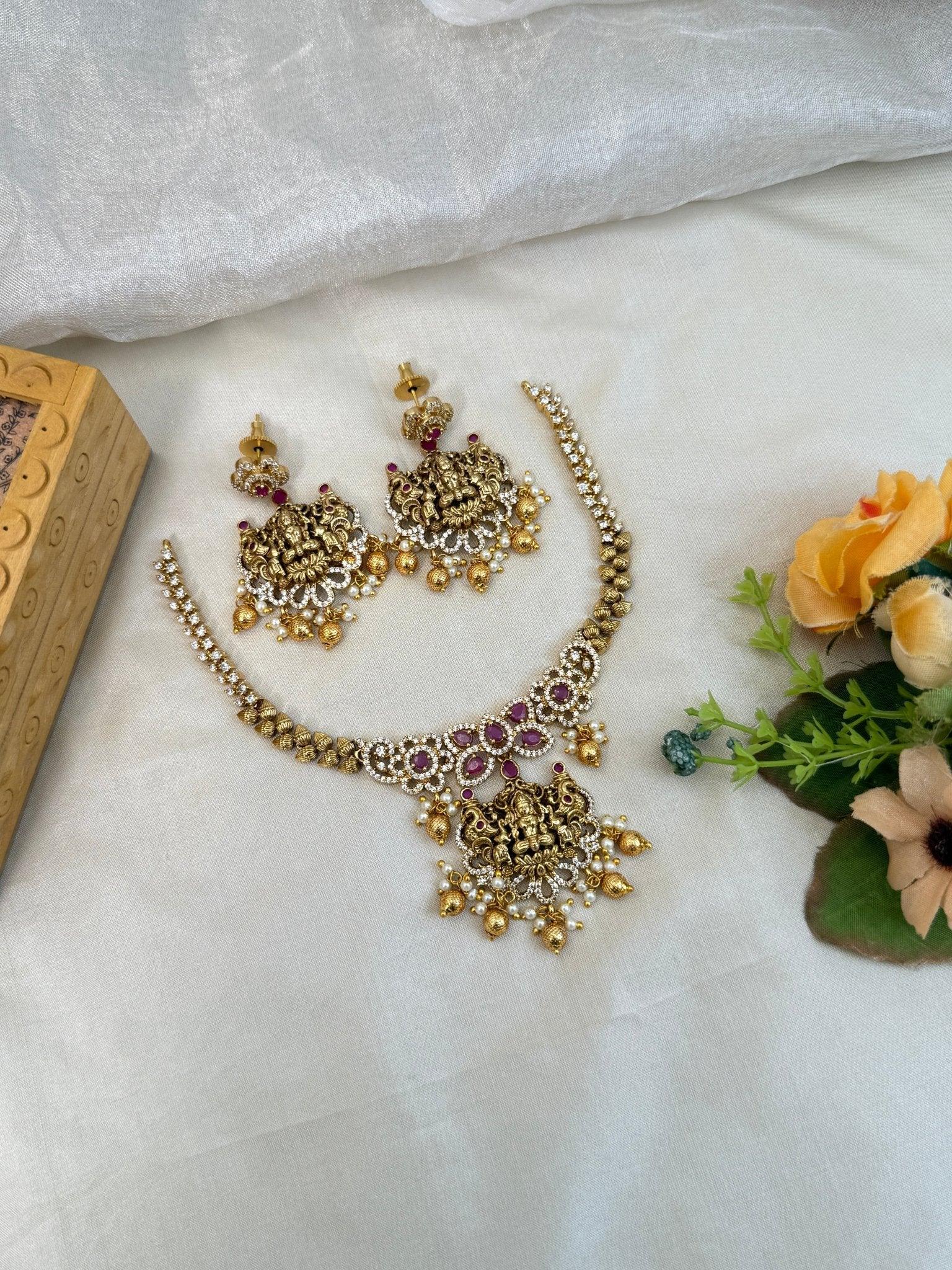 Royal Antique Short Necklace Set 837 - Mahilas