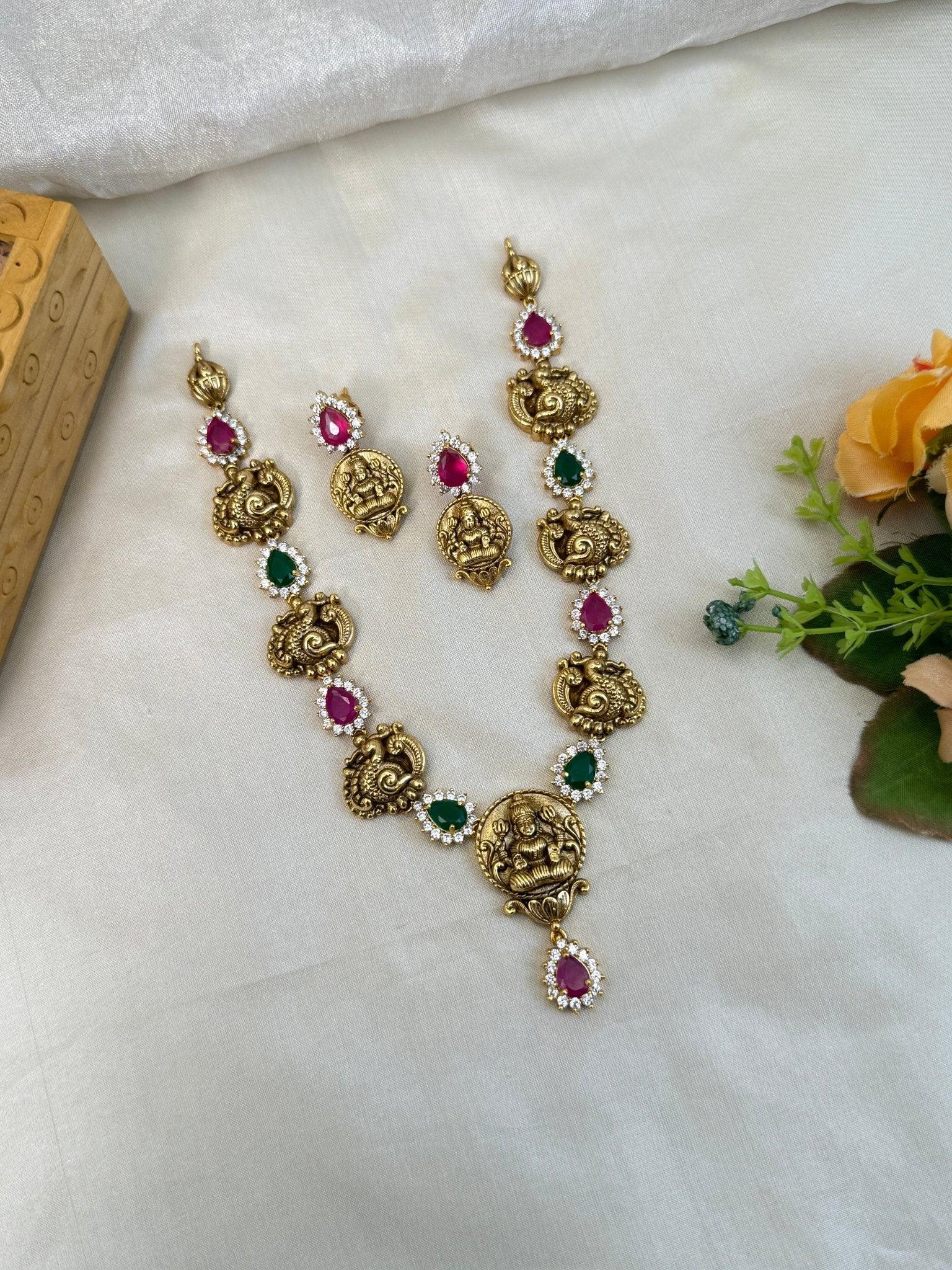 Royal Antique Short Necklace Set 838 - Mahilas