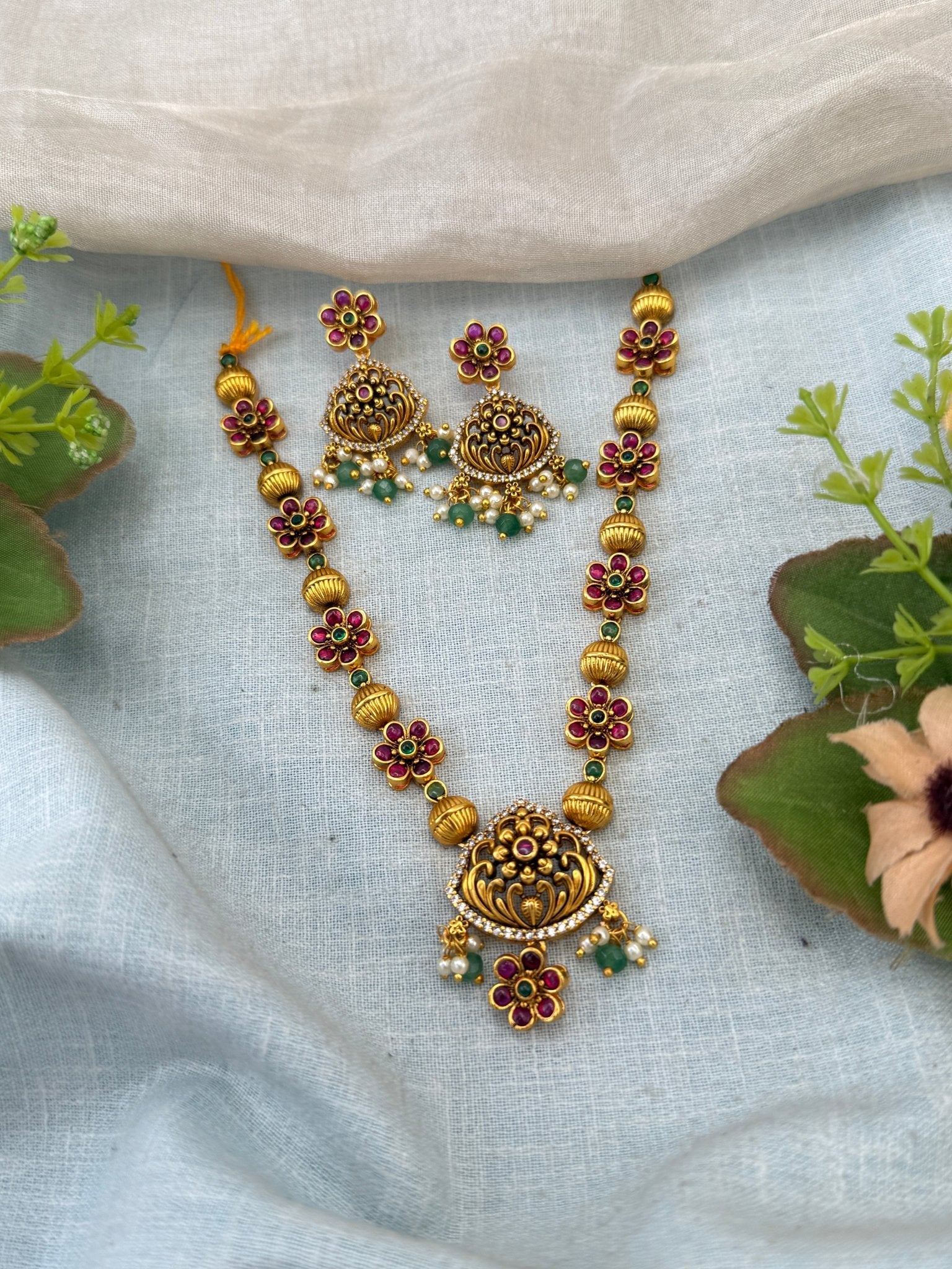 Royal Antique Short Pendant Necklace Set 1169 - Mahilas