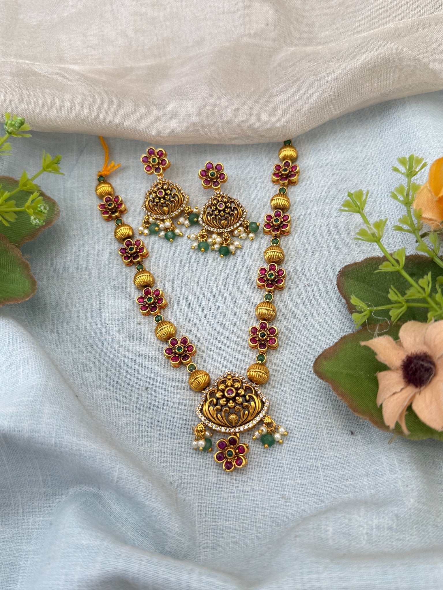Royal Antique Short Pendant Necklace Set 1169 - Mahilas