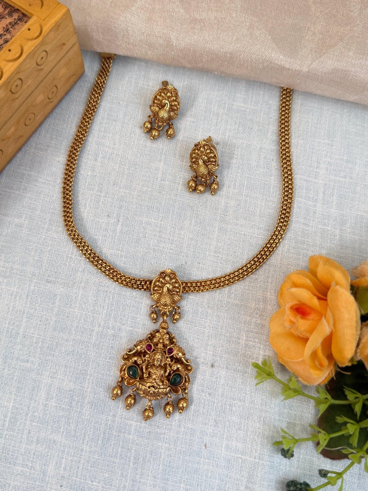 Royal Antique Short Pendant Necklace Set 856 - Mahilas