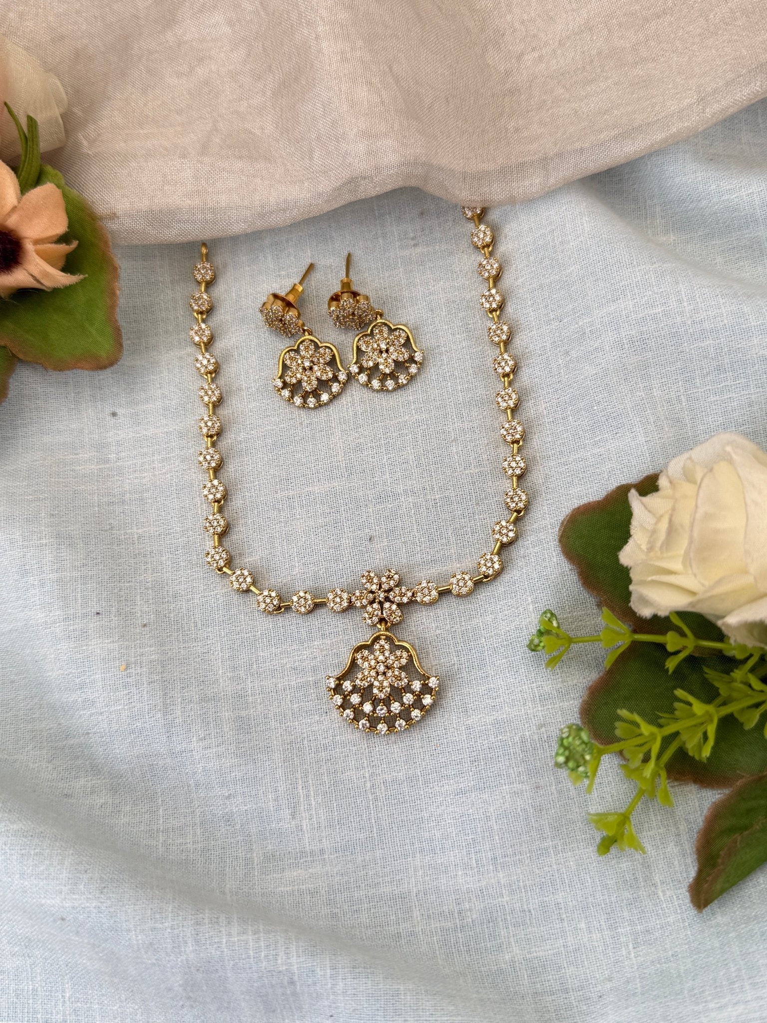 Royal Antique Simple Stone Short Necklace Set 0965 - Mahilas