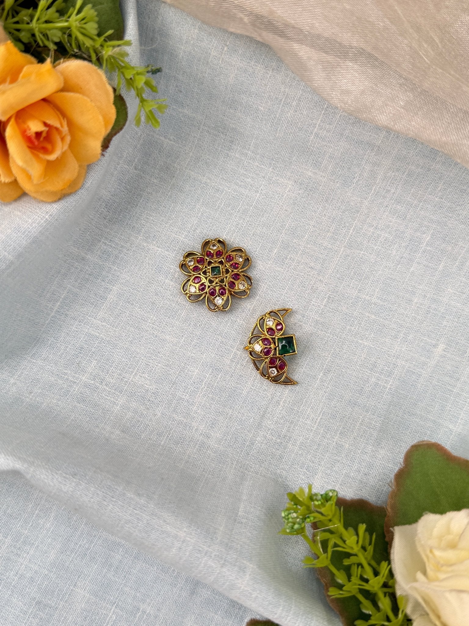 Royal Antique Small Surya Chandra 538 - Mahilas