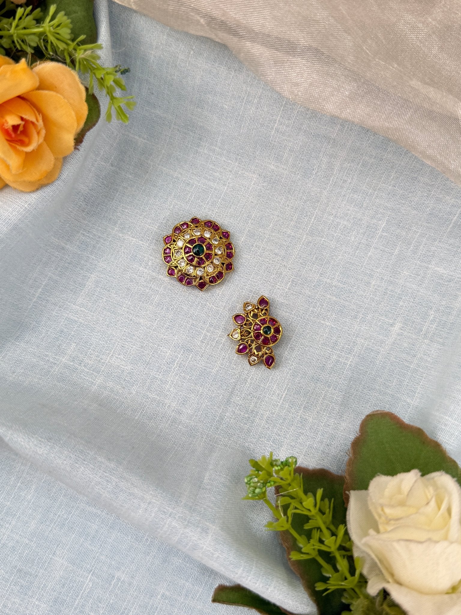 Royal Antique Small Surya Chandra 540 - Mahilas