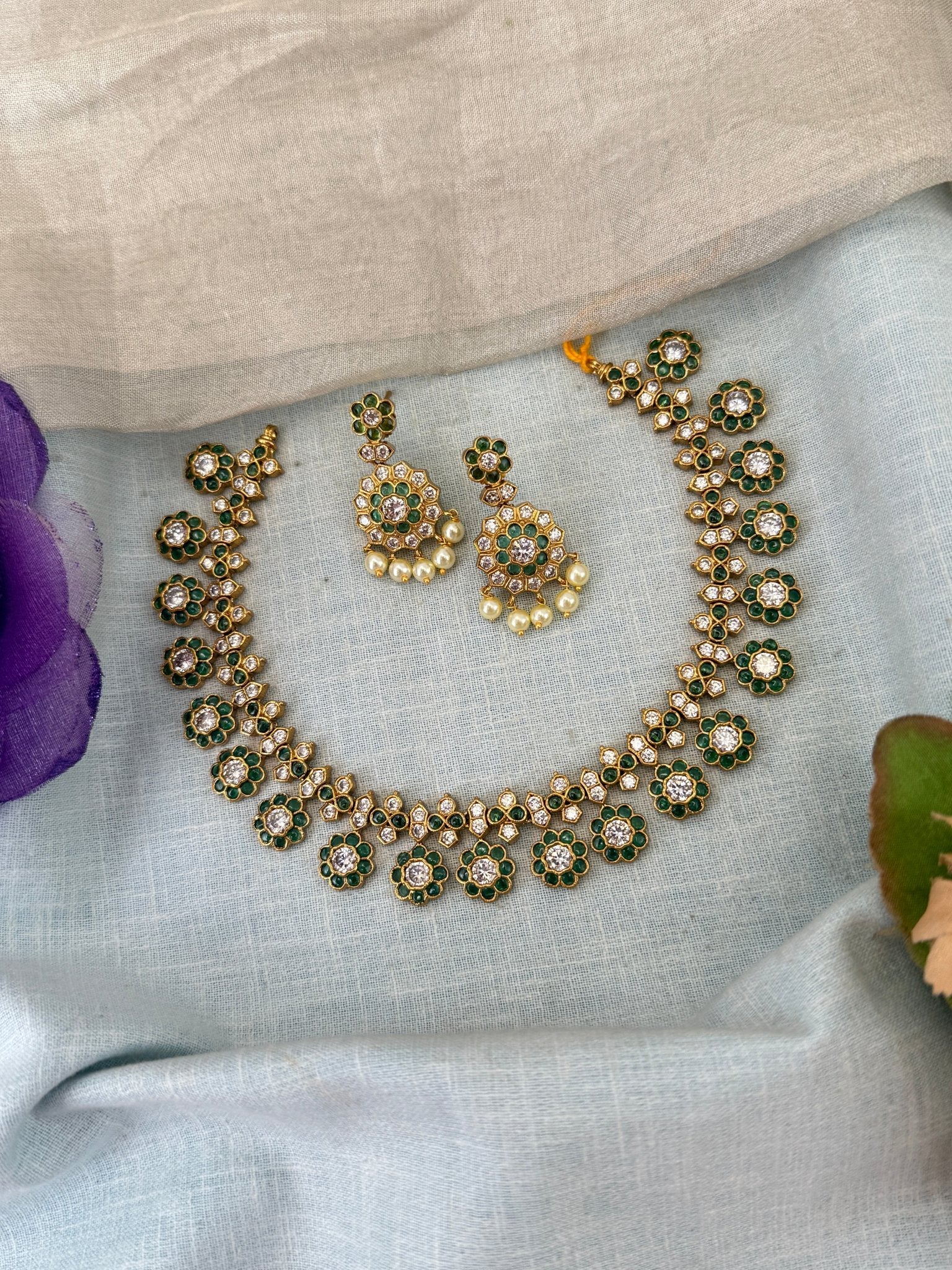 Royal Antique Stone Short Necklace Set 1195 - Mahilas