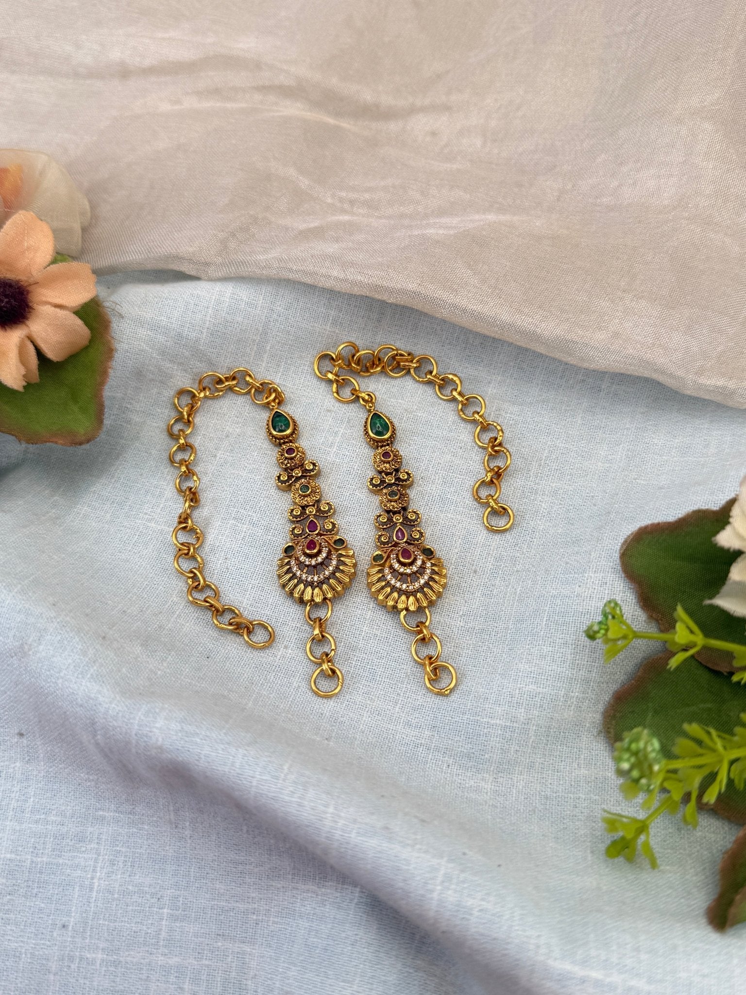Royal Antique Straight Maatal Earchain 512 - Mahilas