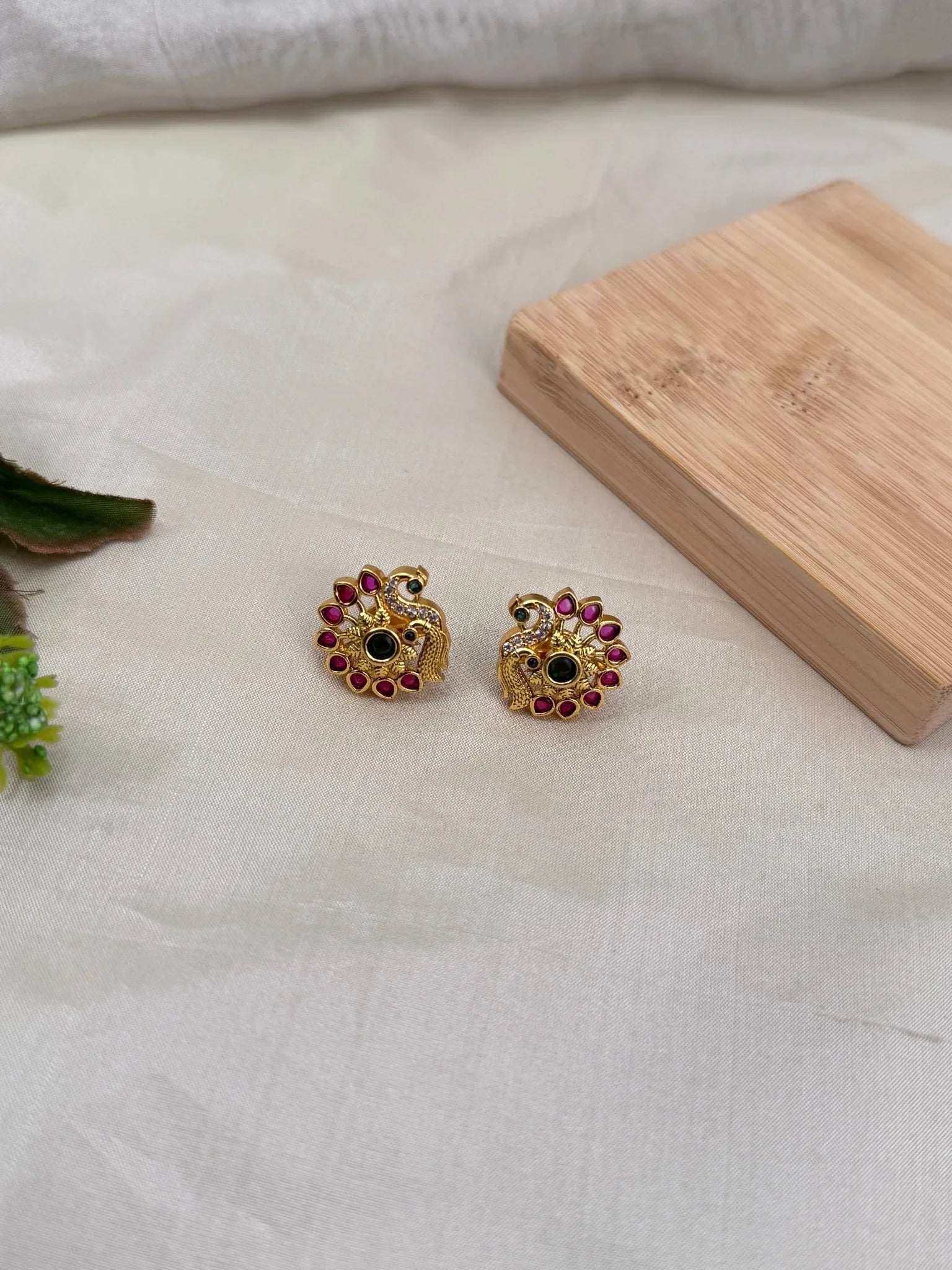 Royal Antique Stud Earrings 0429 - Mahilas