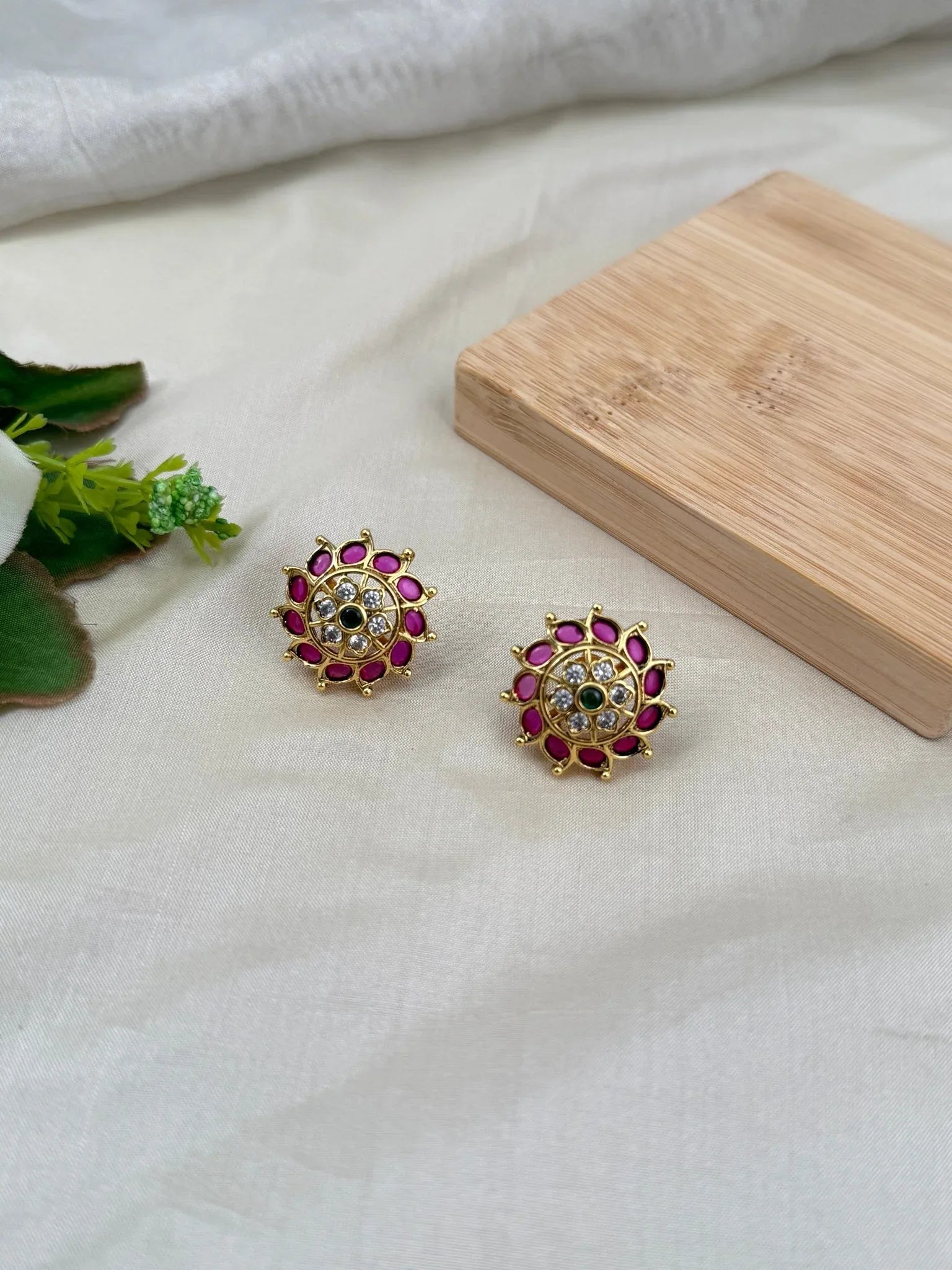 Royal Antique Stud Earrings 0434 - Mahilas