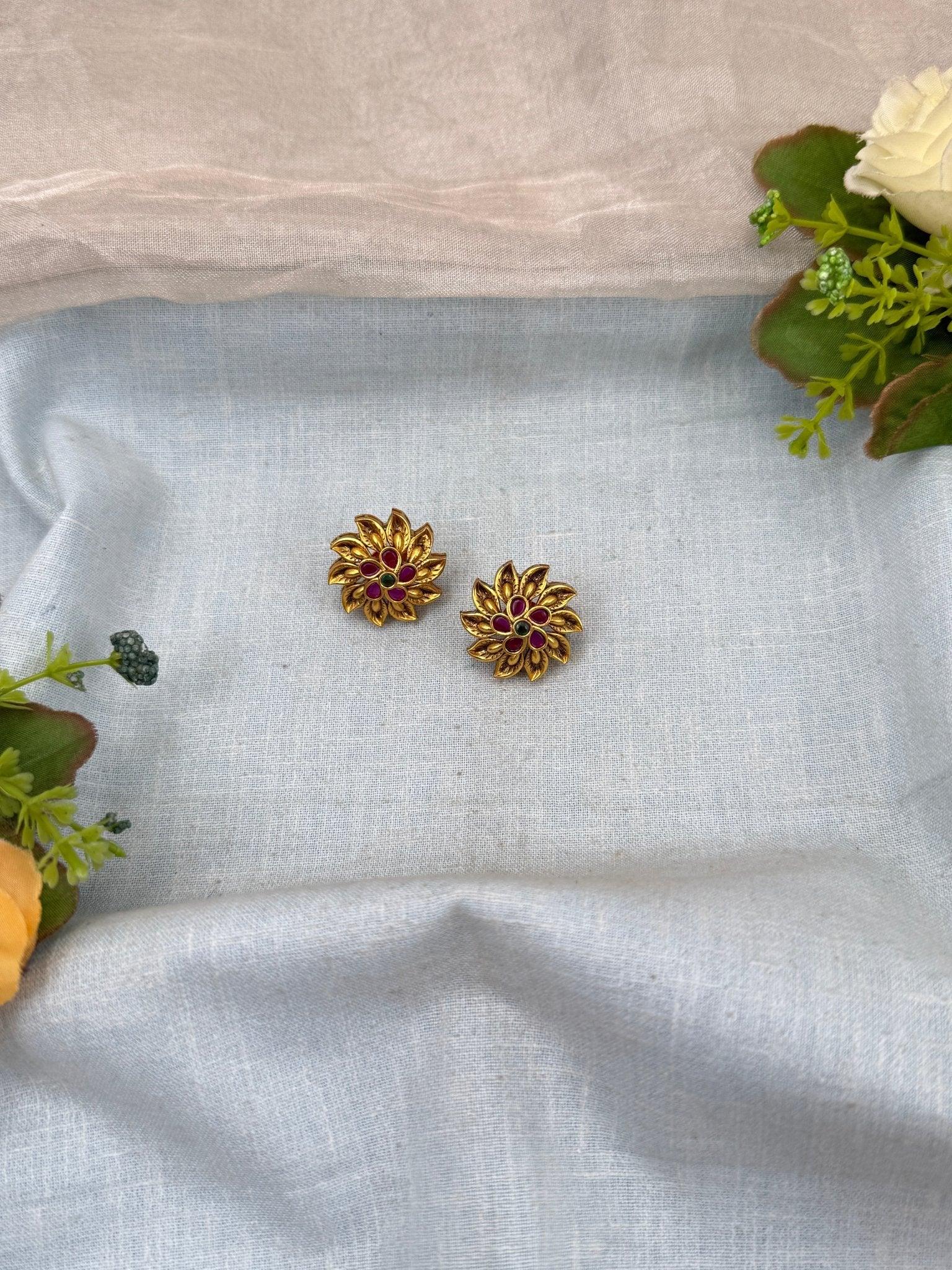 Royal Antique Stud Earrings 0702 - Mahilas