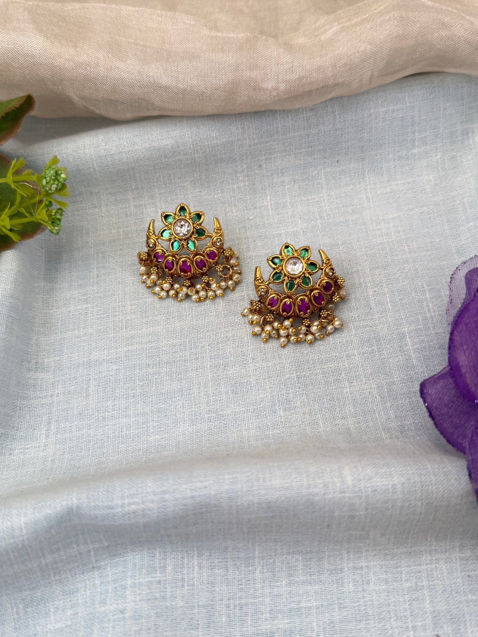 Royal Antique Stud Earrings 0872 - Mahilas