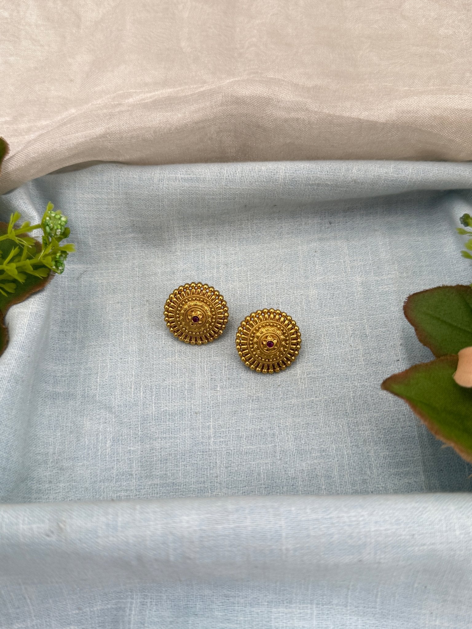Royal Antique Stud Earrings 0907 - Mahilas