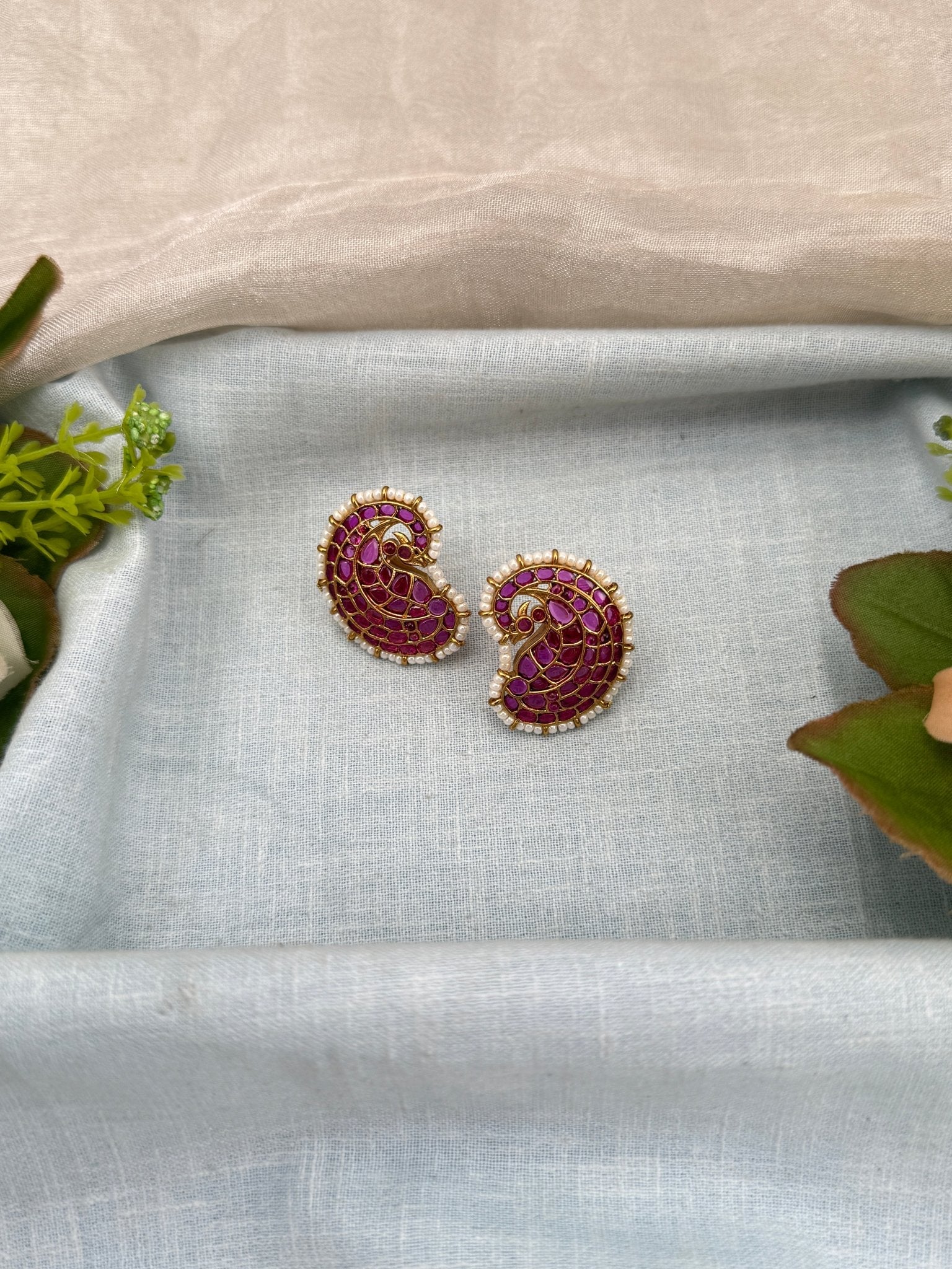 Royal Antique Stud Earrings 0909 - Mahilas