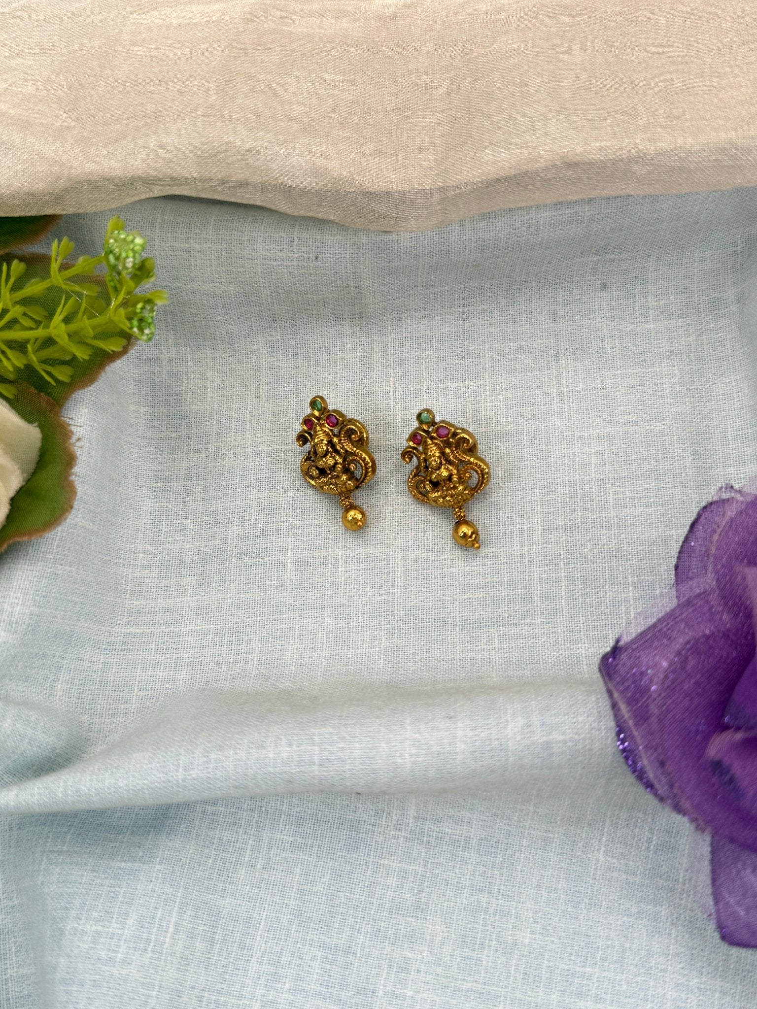 Royal Antique Stud Earrings 0940 - Mahilas