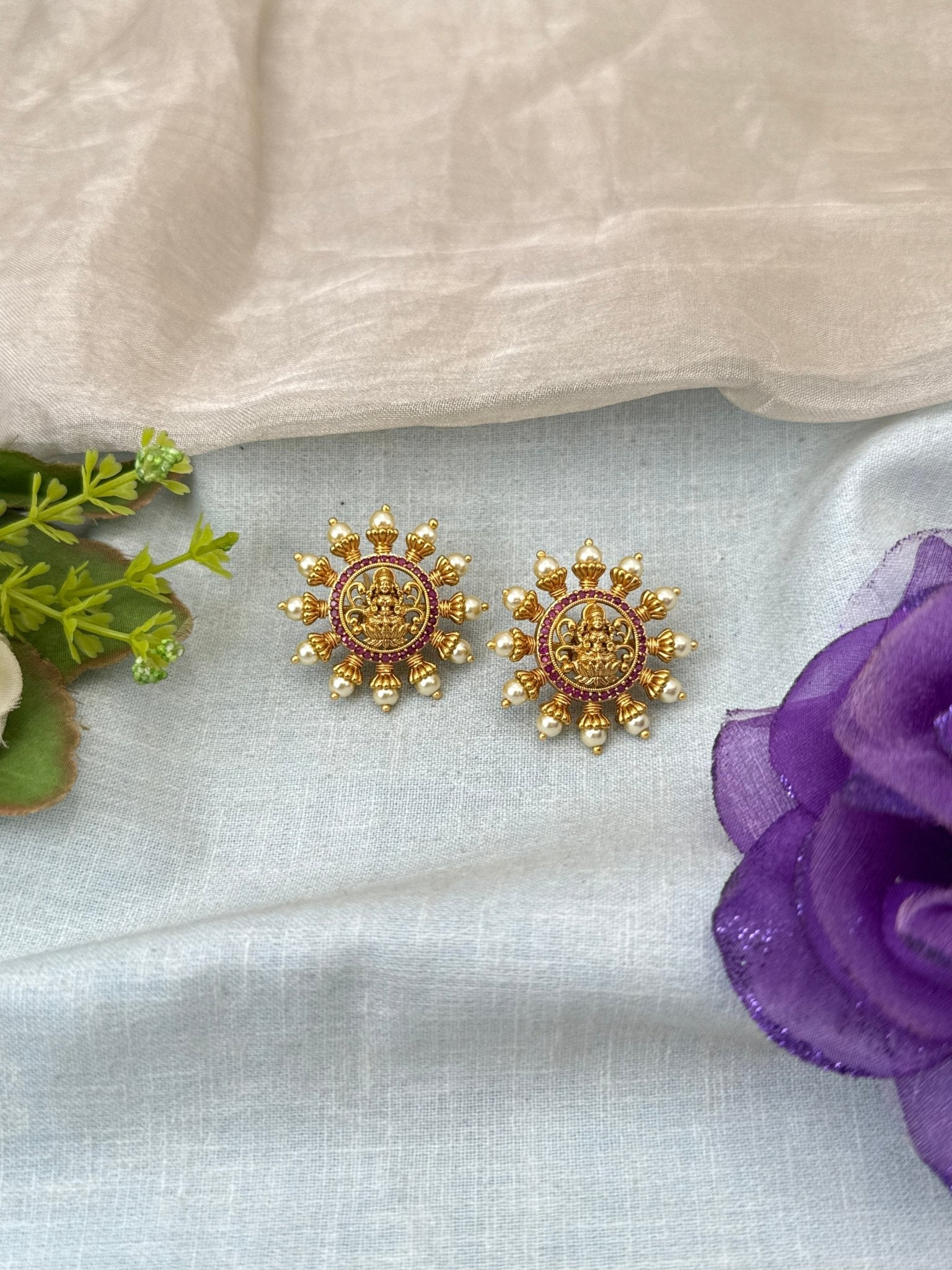 Royal Antique Stud Earrings 1071 - Mahilas