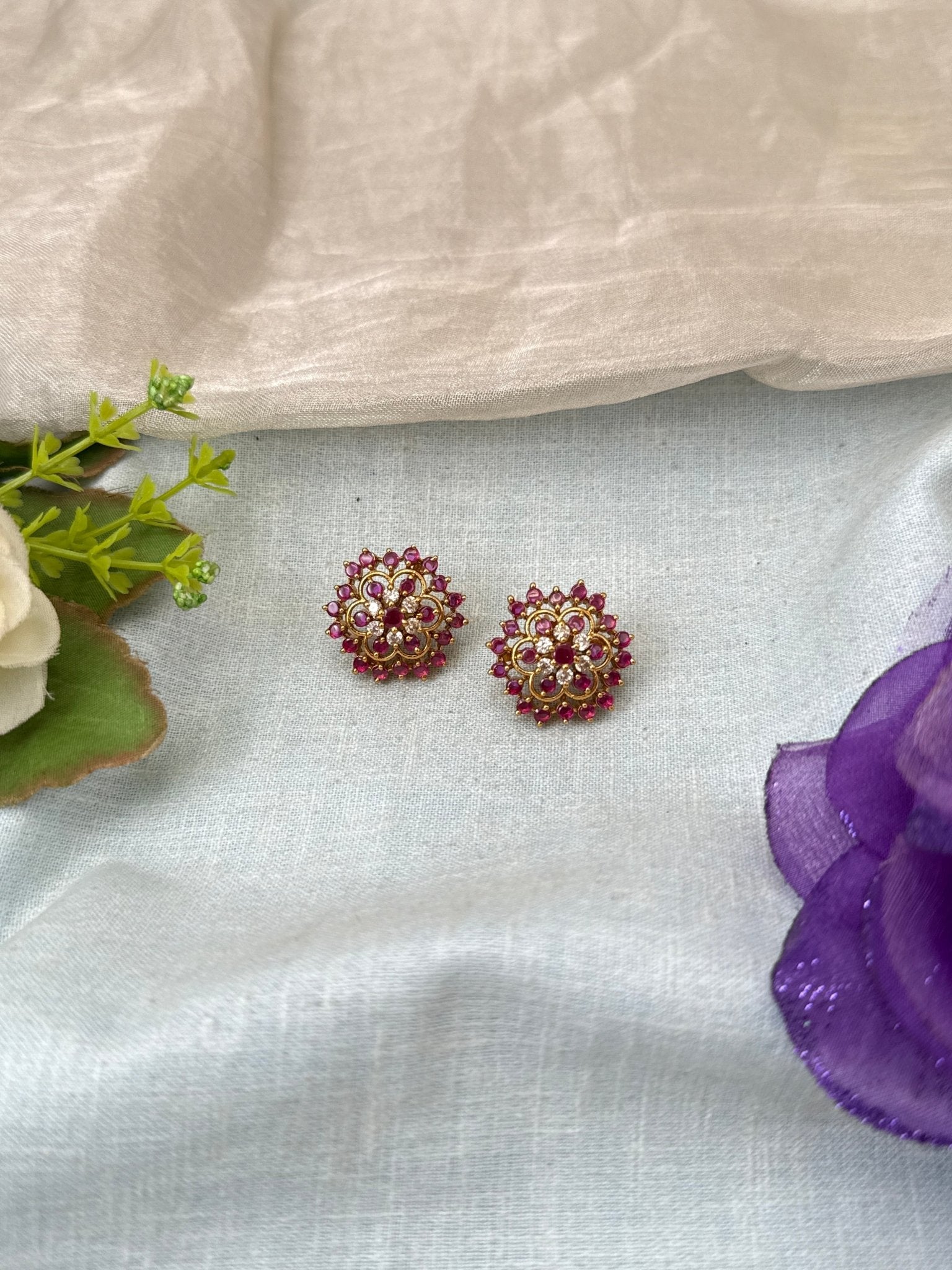 Royal Antique Stud Earrings 1079 - Mahilas