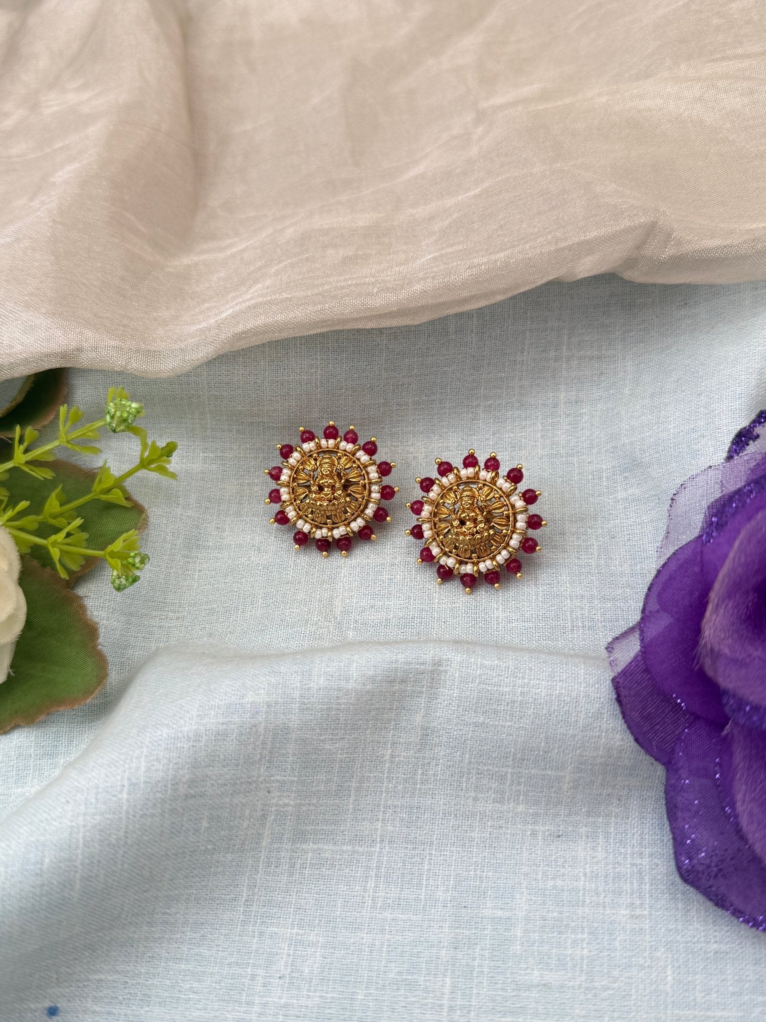 Royal Antique Stud Earrings 1084 - Mahilas