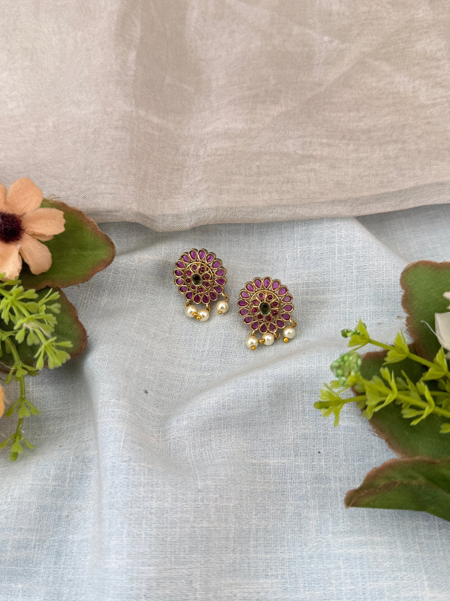 Royal Antique Stud Earrings 11104 - Mahilas
