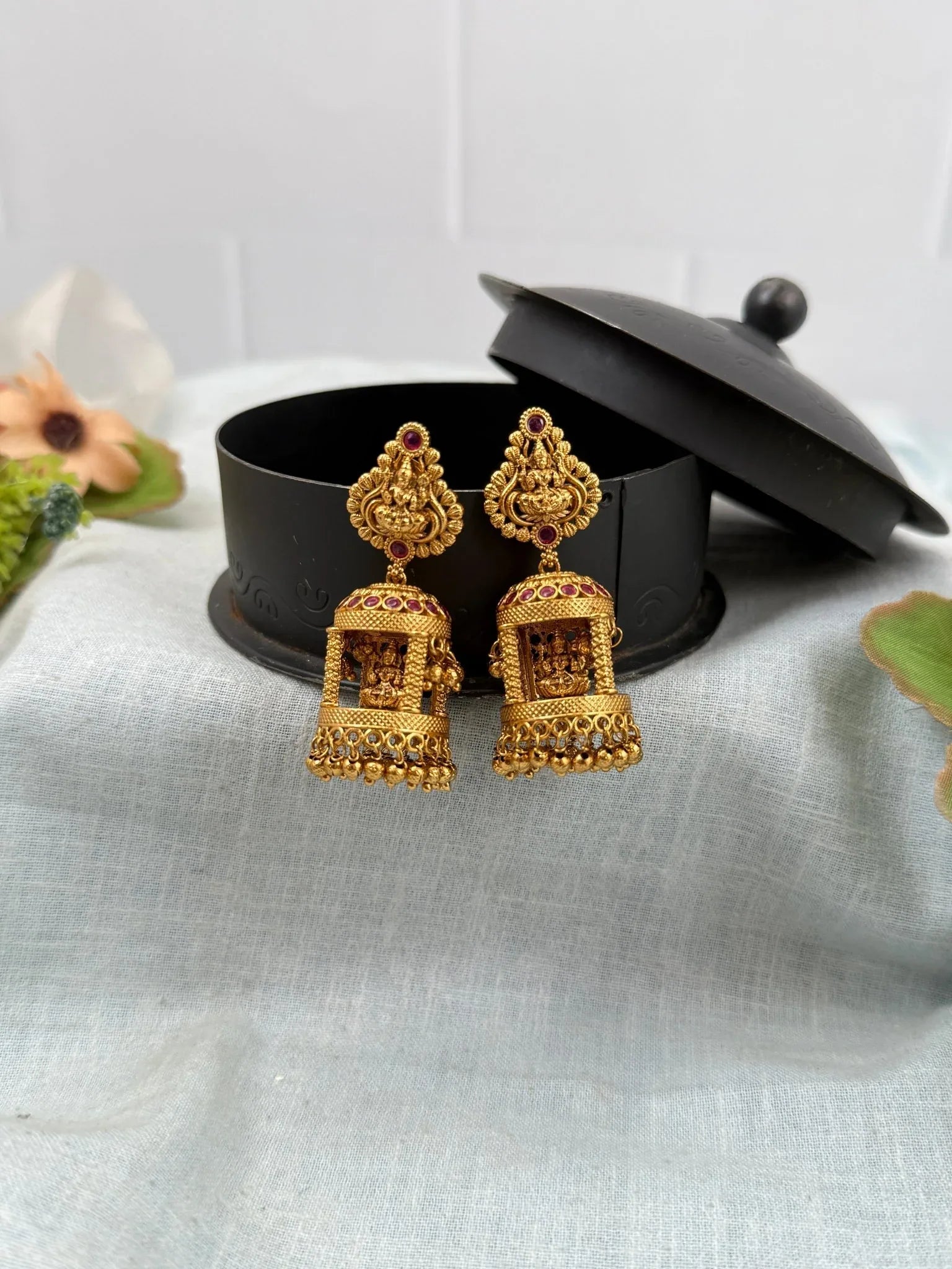 Royal Antique Temple Jhumka 0752 - Mahilas