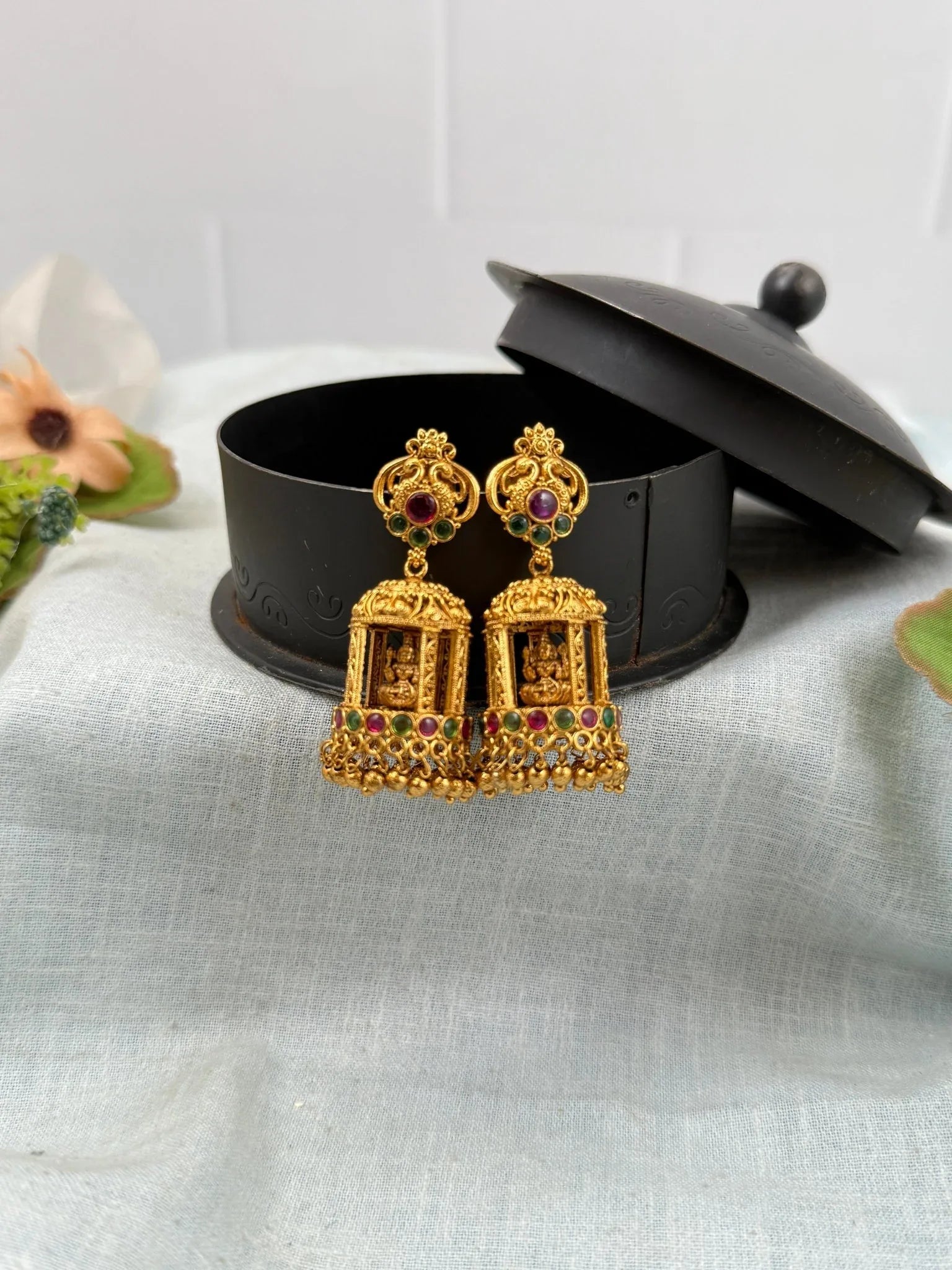 Royal Antique Temple Jhumka 0754 - Mahilas