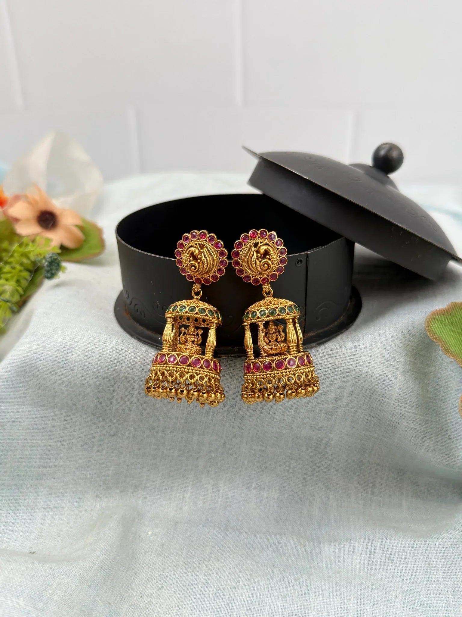Royal Antique Temple Jhumka 0755 - Mahilas