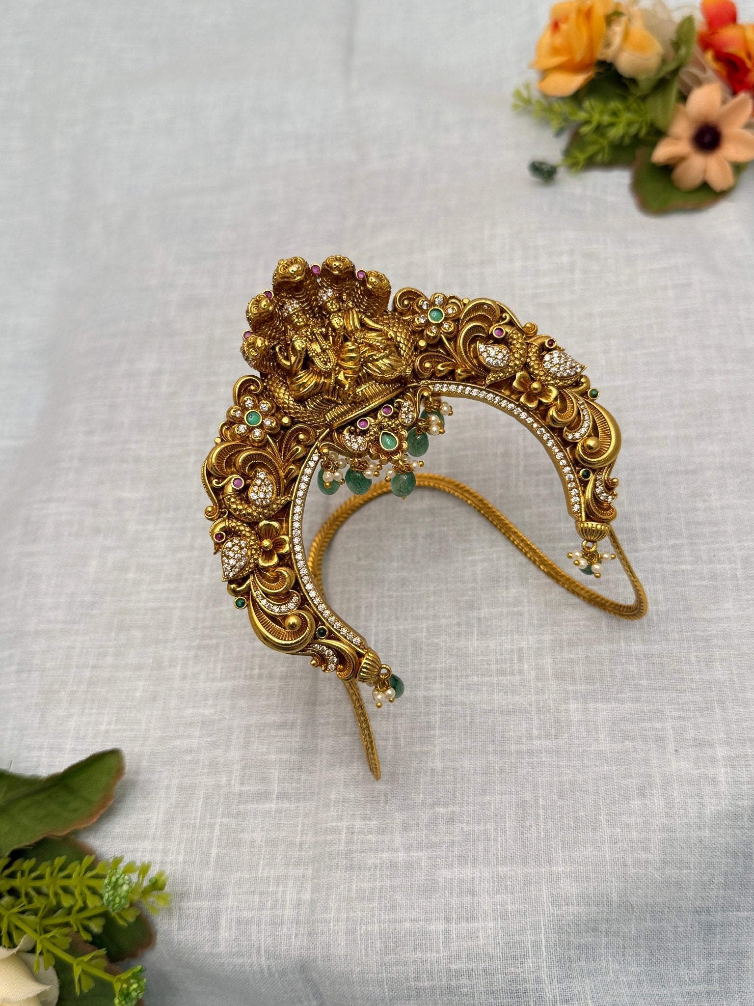 Royal Antique Vanki Bajubandh 4090 - Mahilas