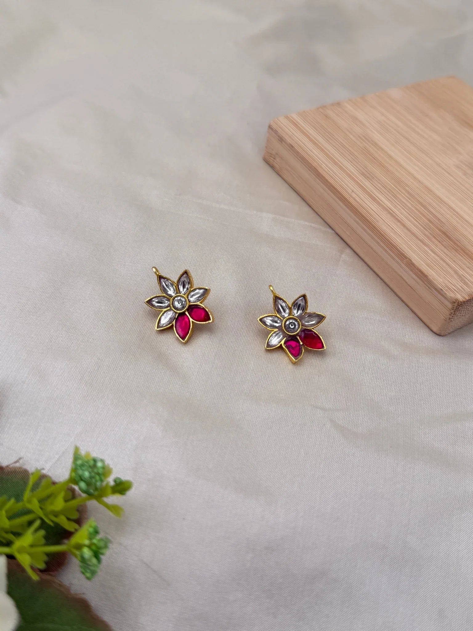 Royal Jadau Kundan Bugadi Earcuff 1283 - Mahilas