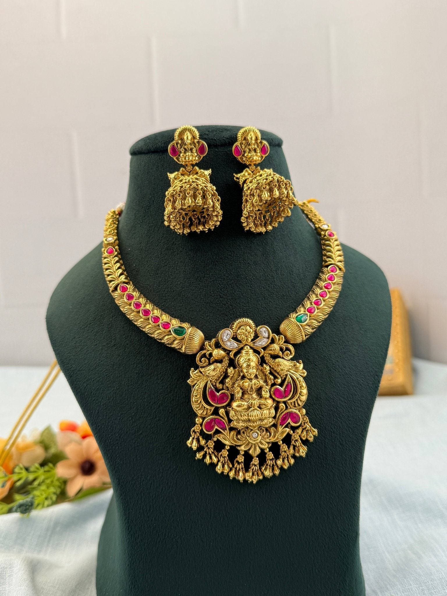Royal Jadau Kundan Necklace Set 500 - Mahilas