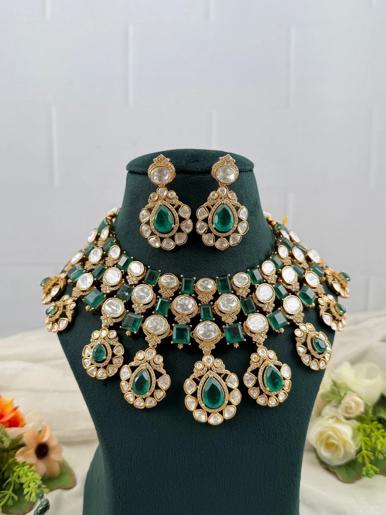 Royal Kundan Green Necklace Set 664 - Mahilas