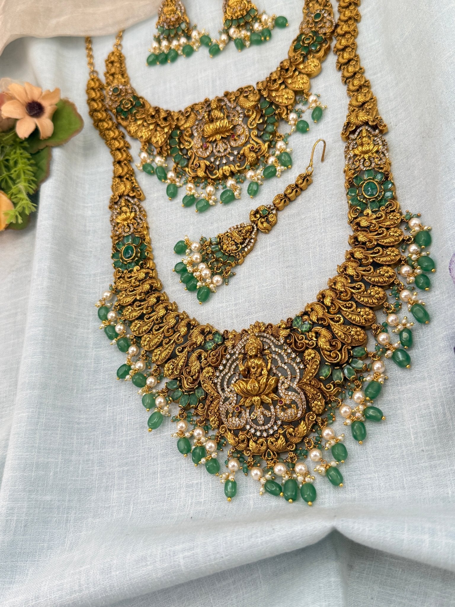 Royal Lakshmi Pendant Bridal Full Necklace Set 0913 - Mahilas