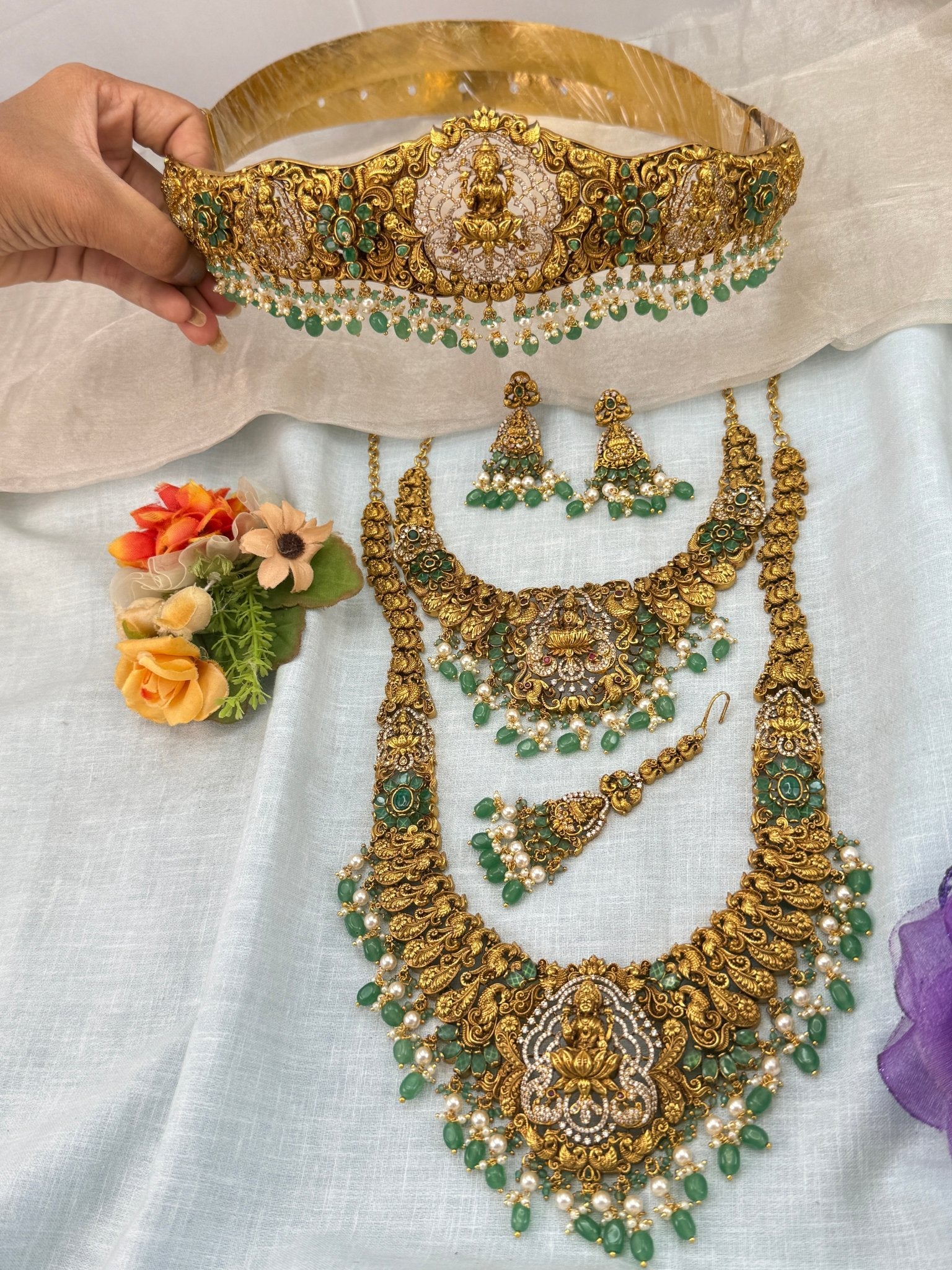 Royal Lakshmi Pendant Bridal Full Necklace Set 0913 - Mahilas