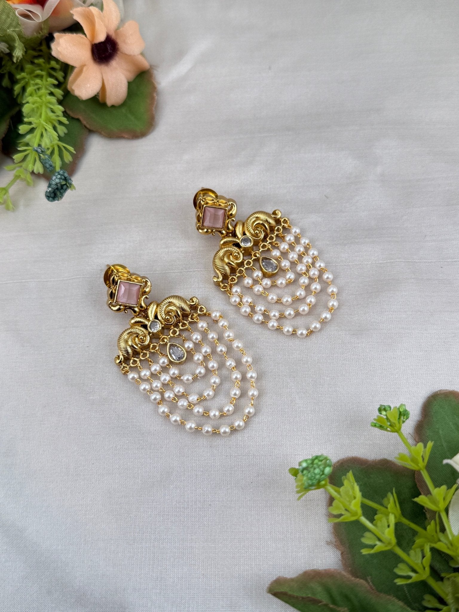 Royal Pearl Layer Antique Earrings 0378 - Mahilas