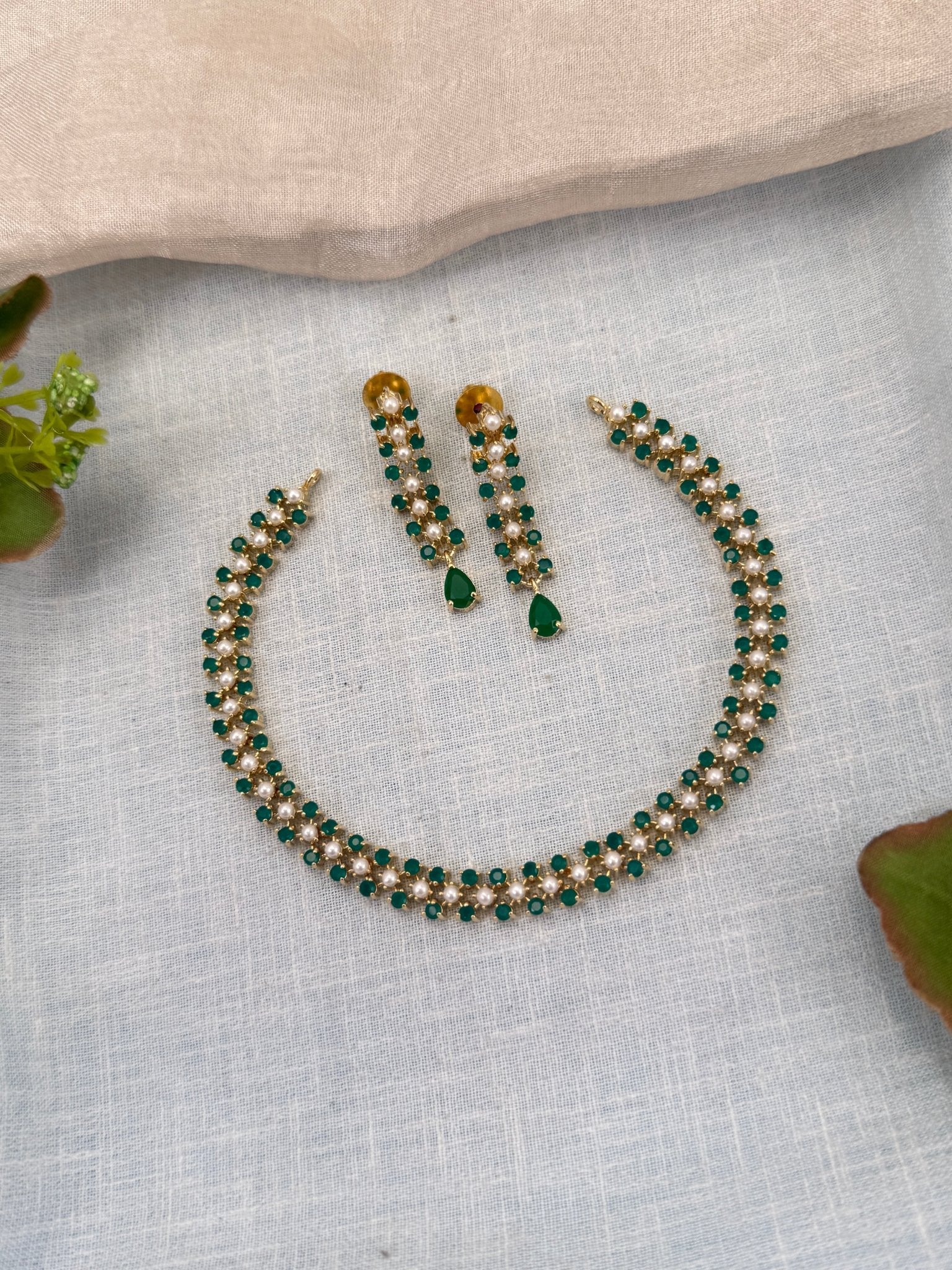 Royal Pearl Stone Short Necklace Set 679 - Mahilas