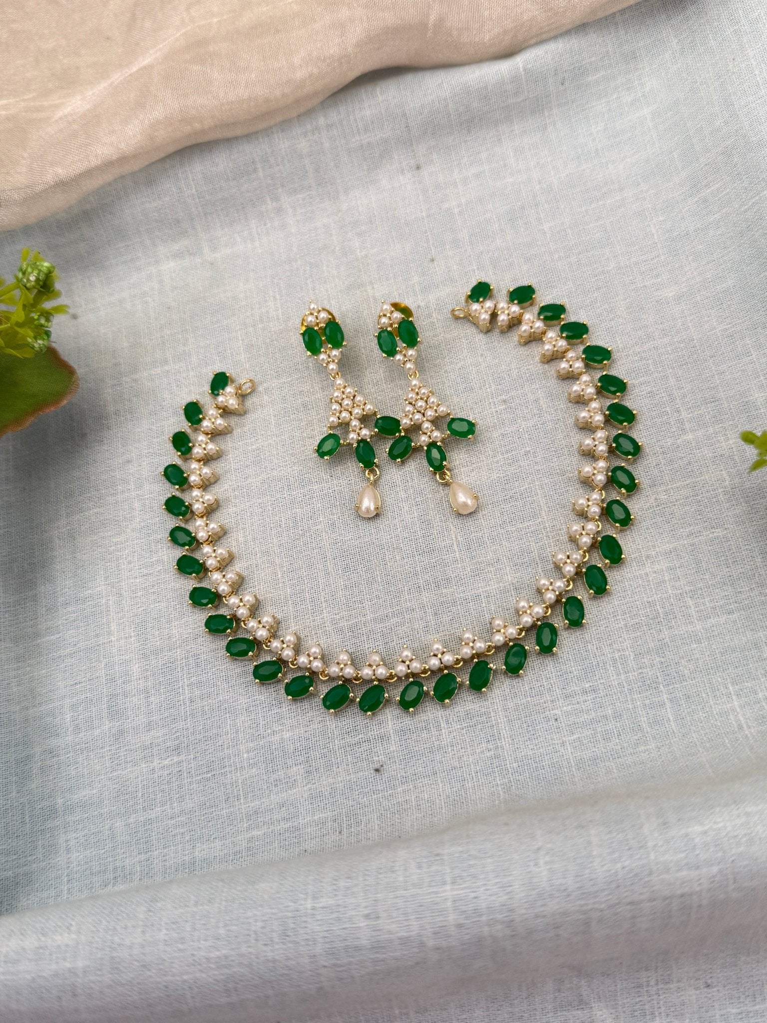 Royal Pearl Stone Short Necklace Set 700 - Mahilas