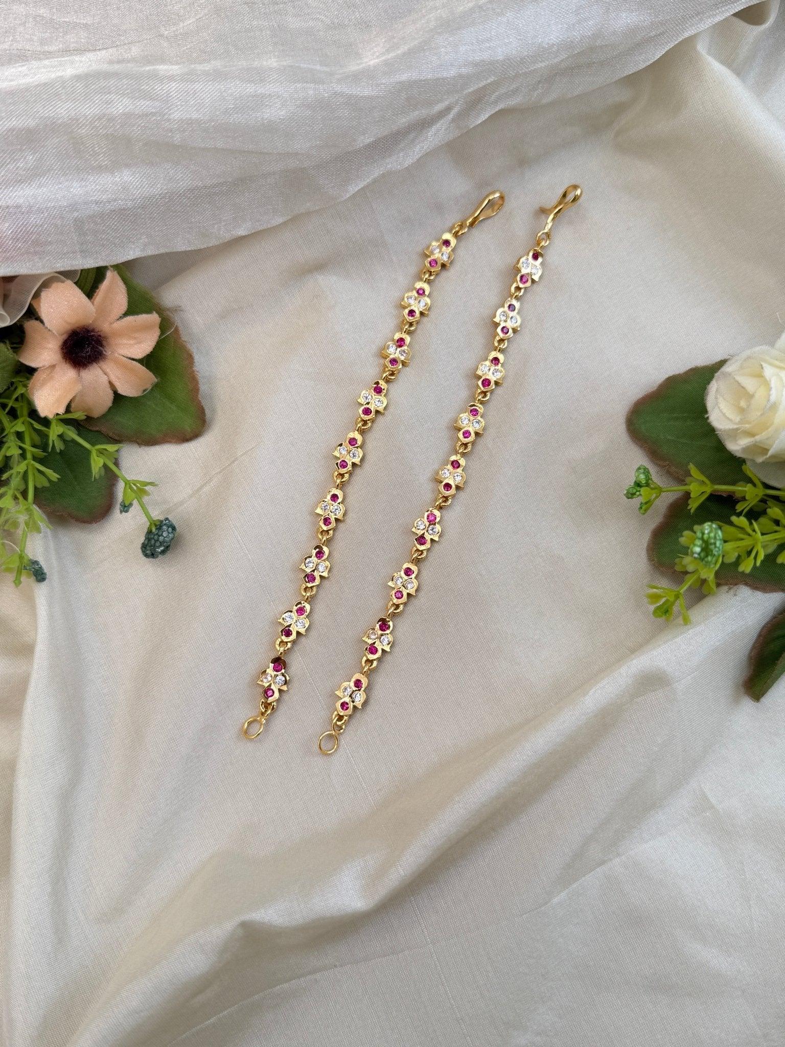 Royal Stone Straight Maatal Earchain 287 - Mahilas